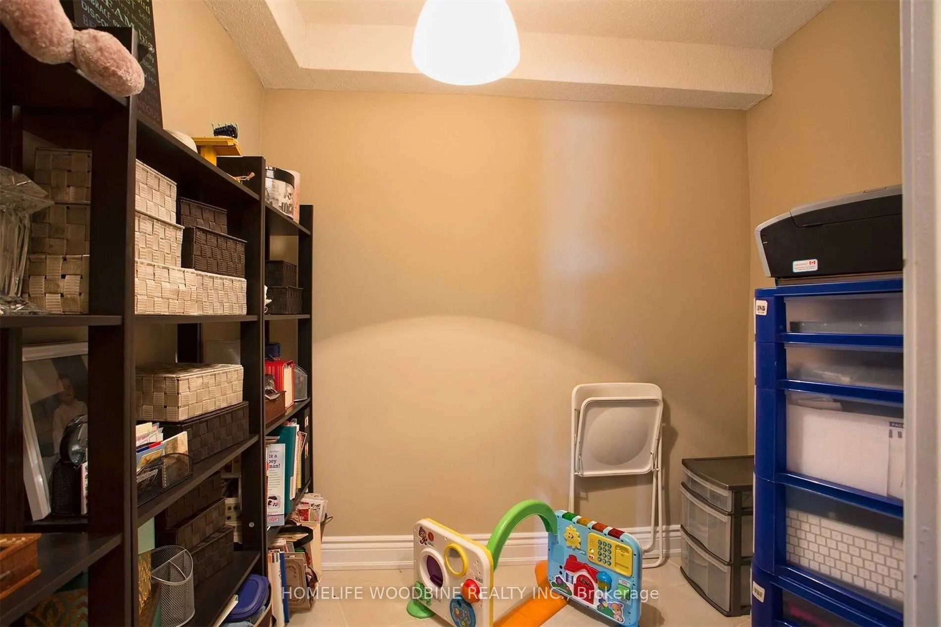 716 The West Mall, #906 (Room)