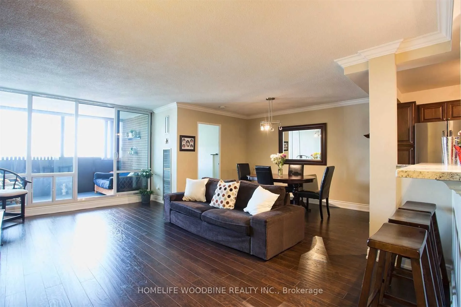 716 The West Mall, #906 (Room)
