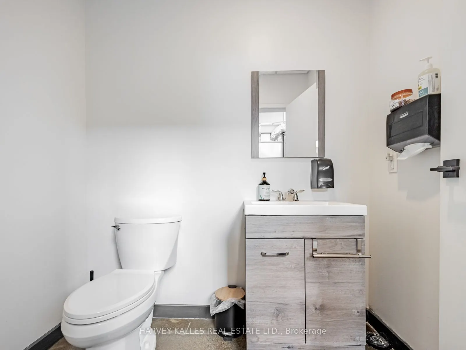 1215 Queensway E, #57