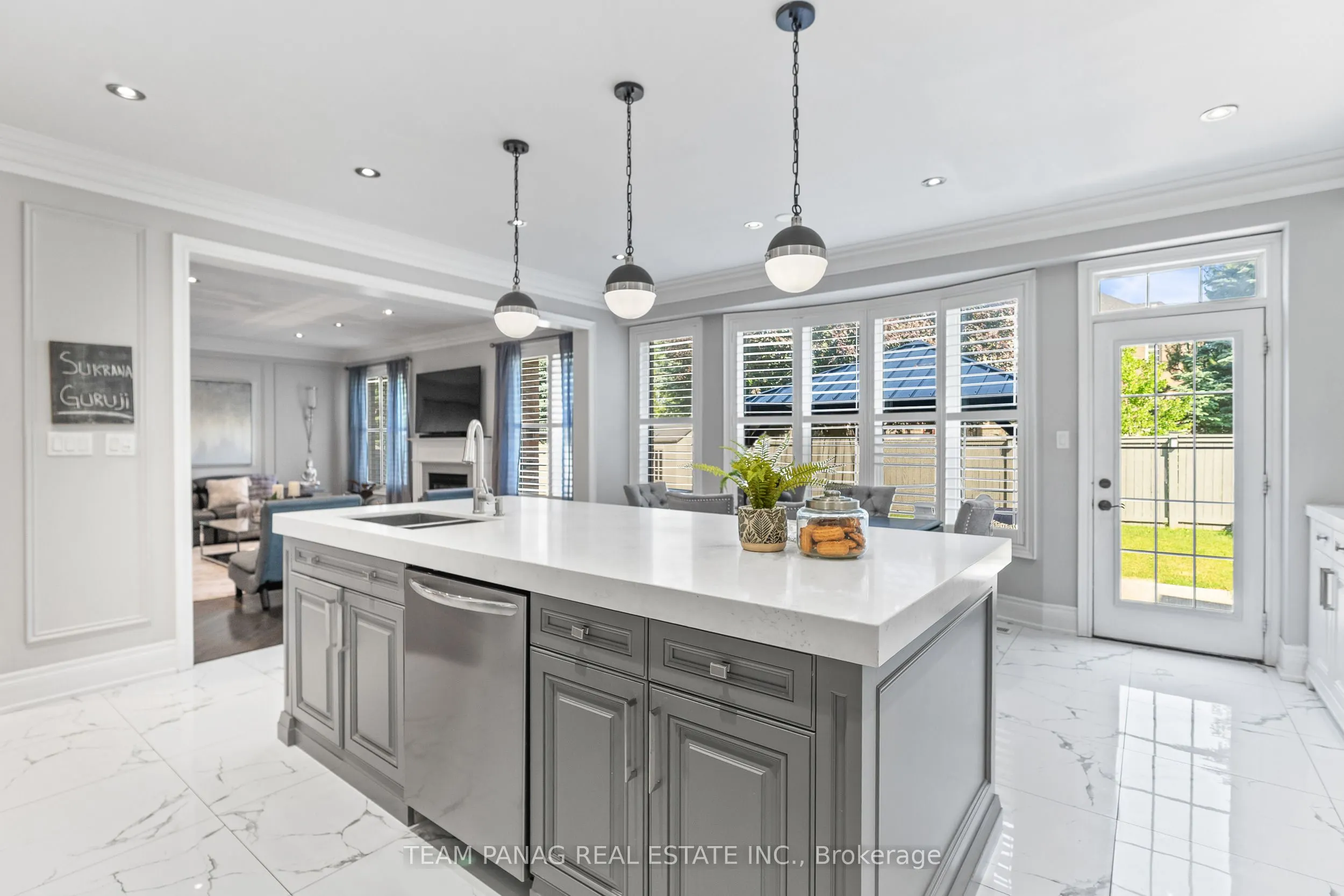 21 Lauderhill Road