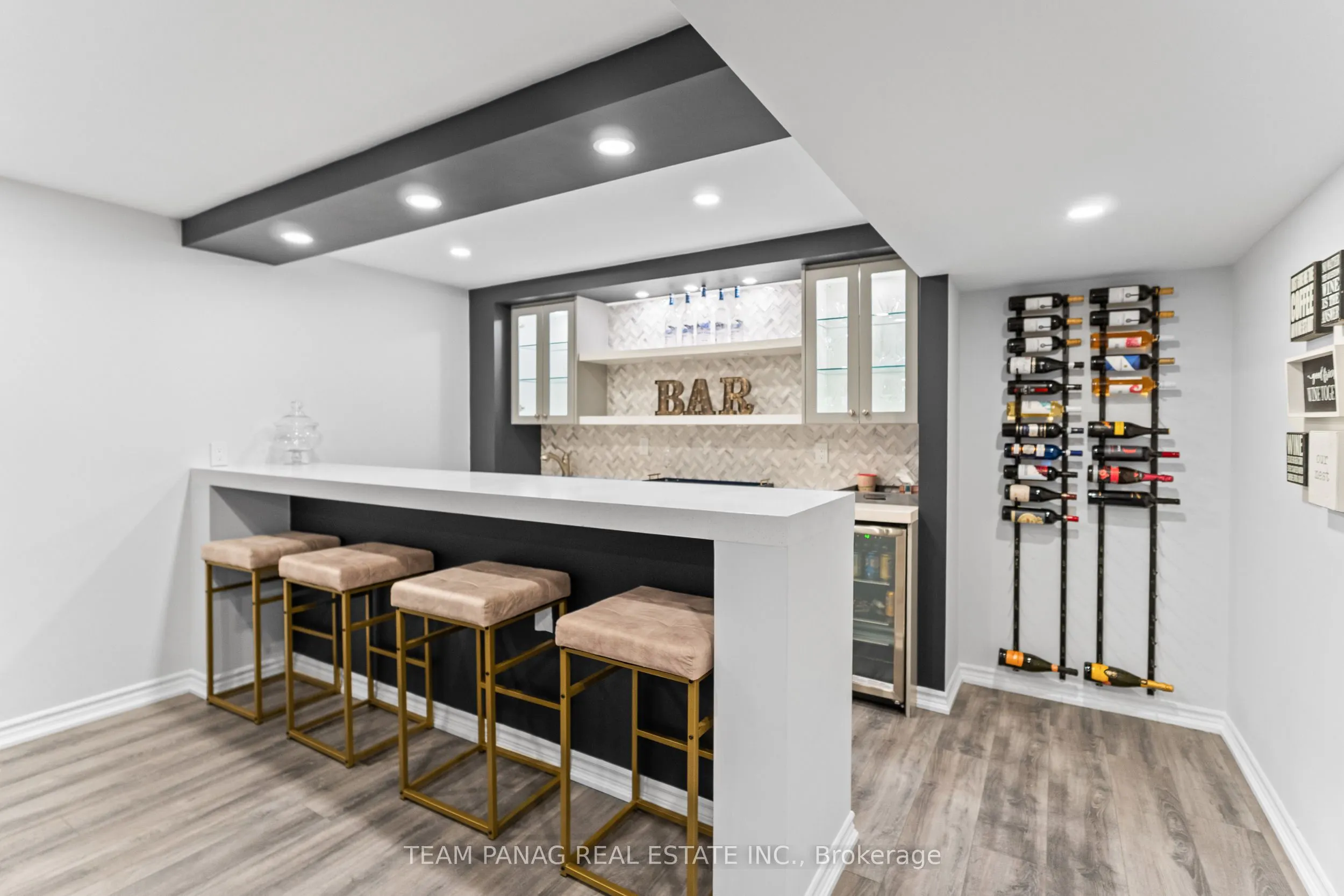 21 Lauderhill Road