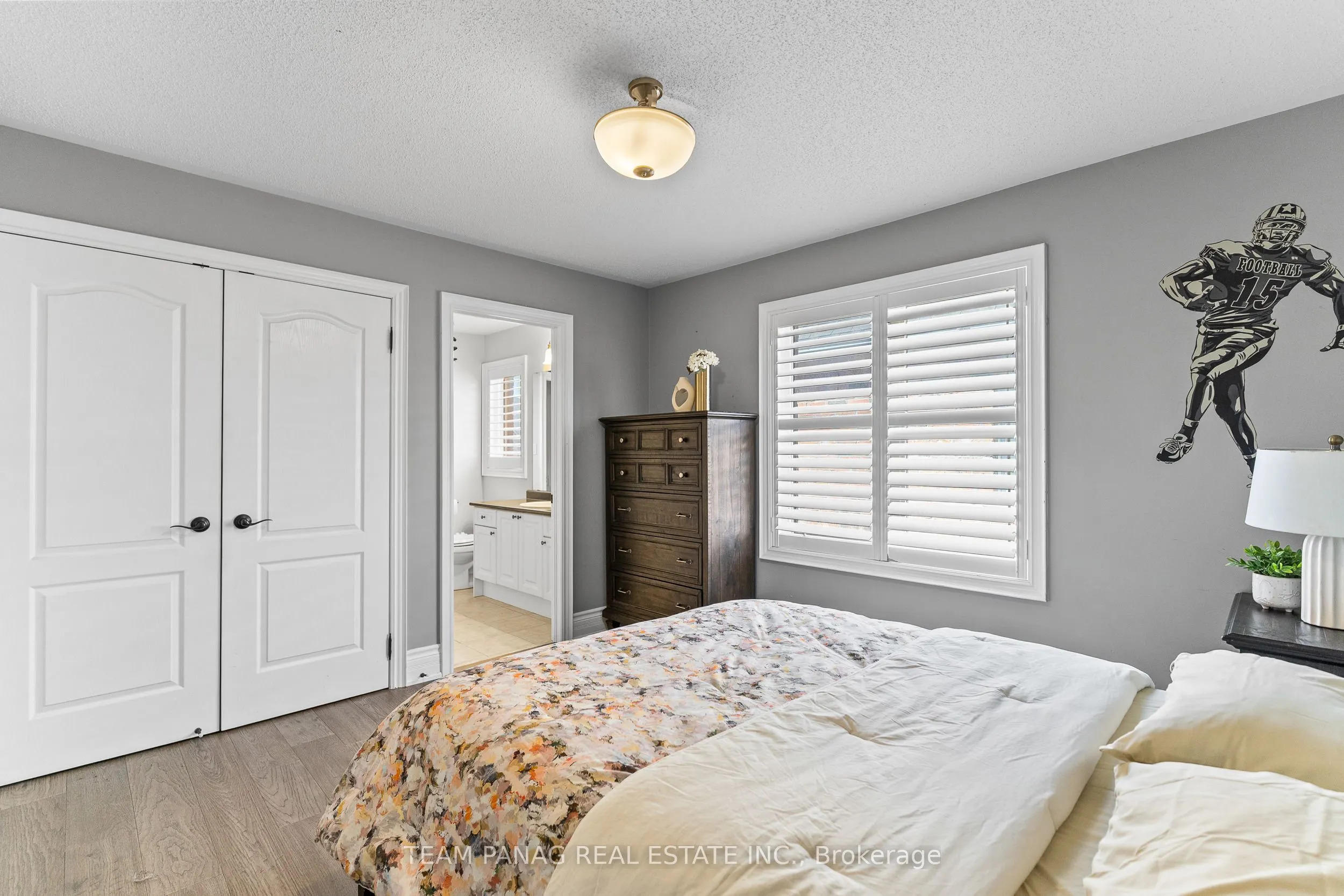 21 Lauderhill Road