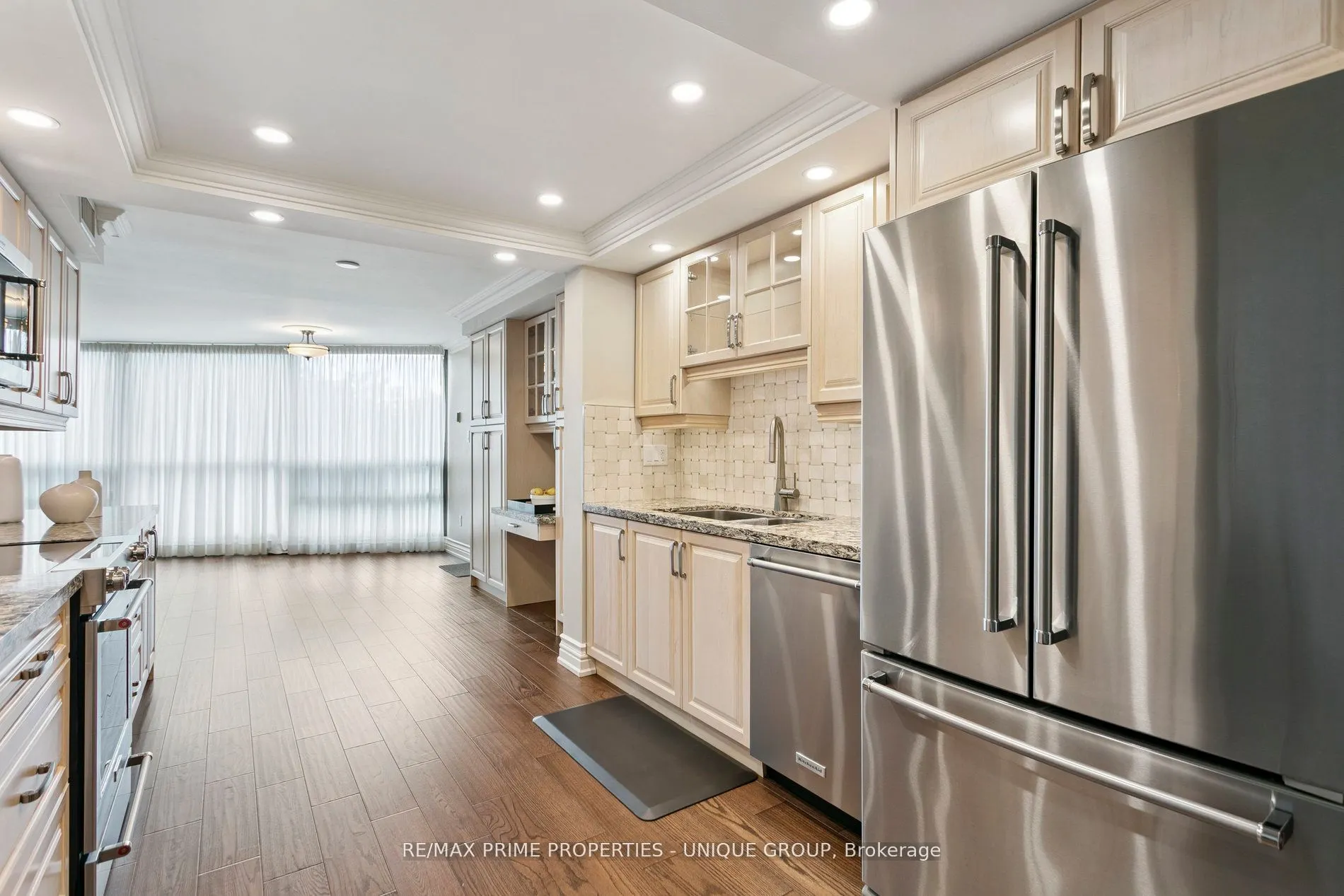 2010 Islington Avenue, #405