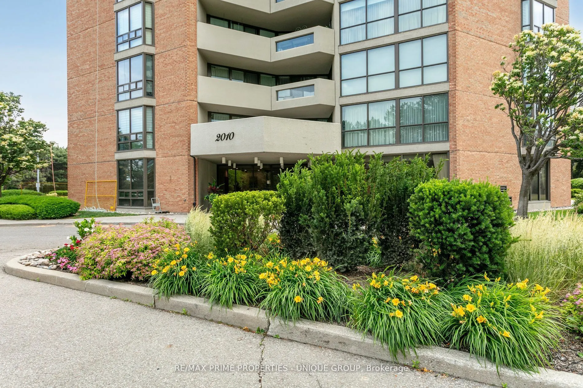 2010 Islington Avenue, #405