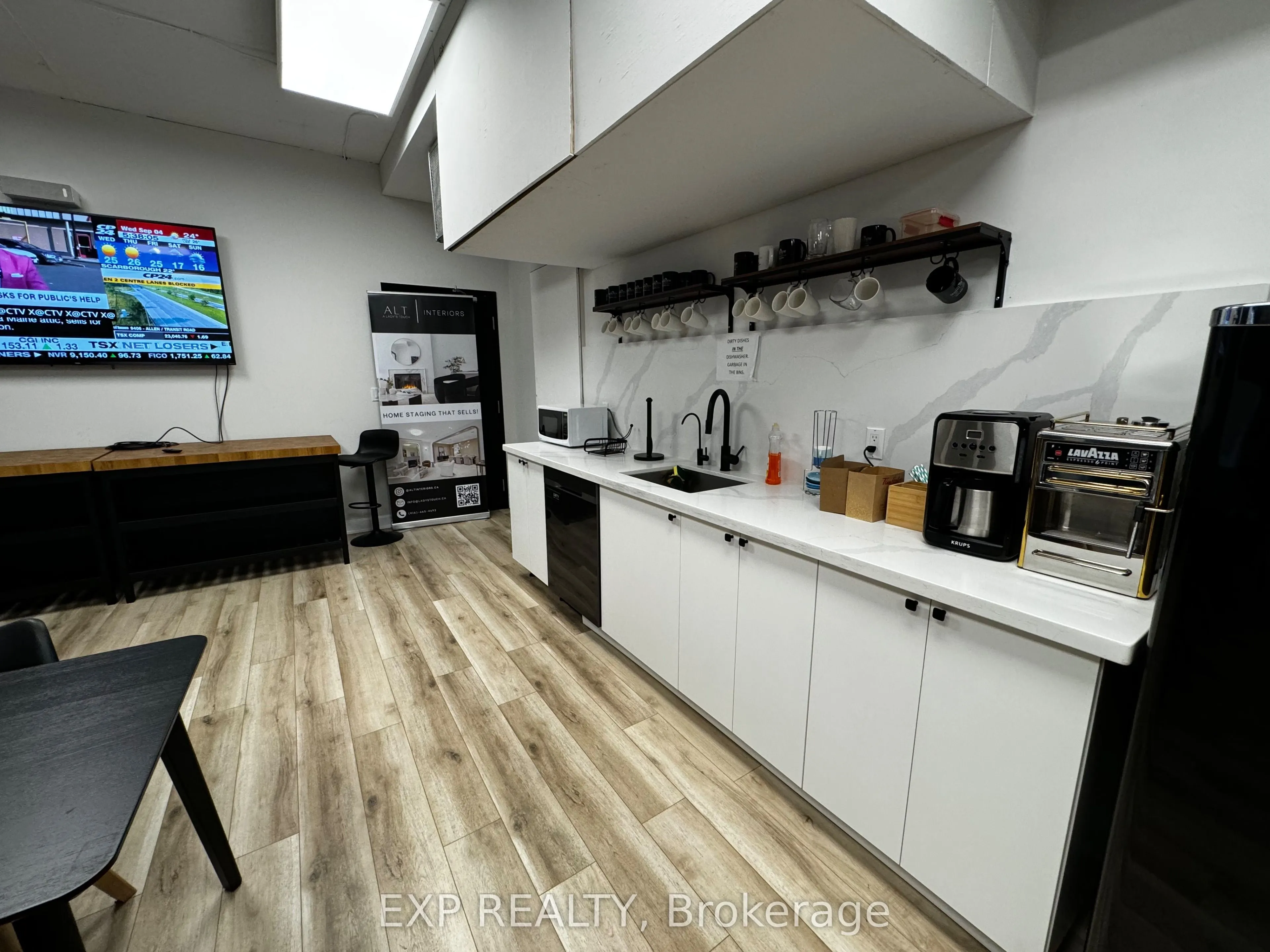 230 Lakeshore Road E, #200-#3