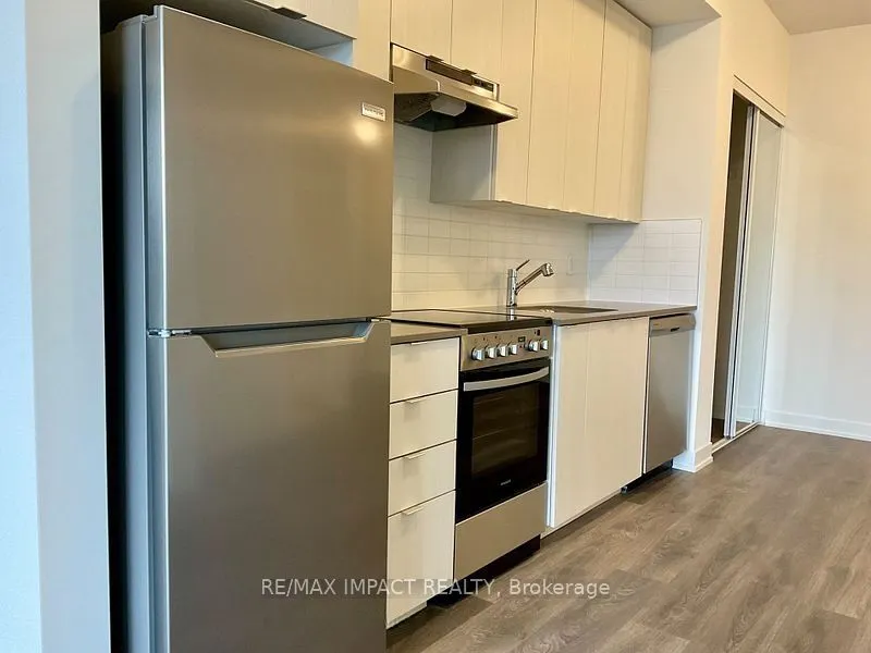 62 Sky Harbour Drive W, #317