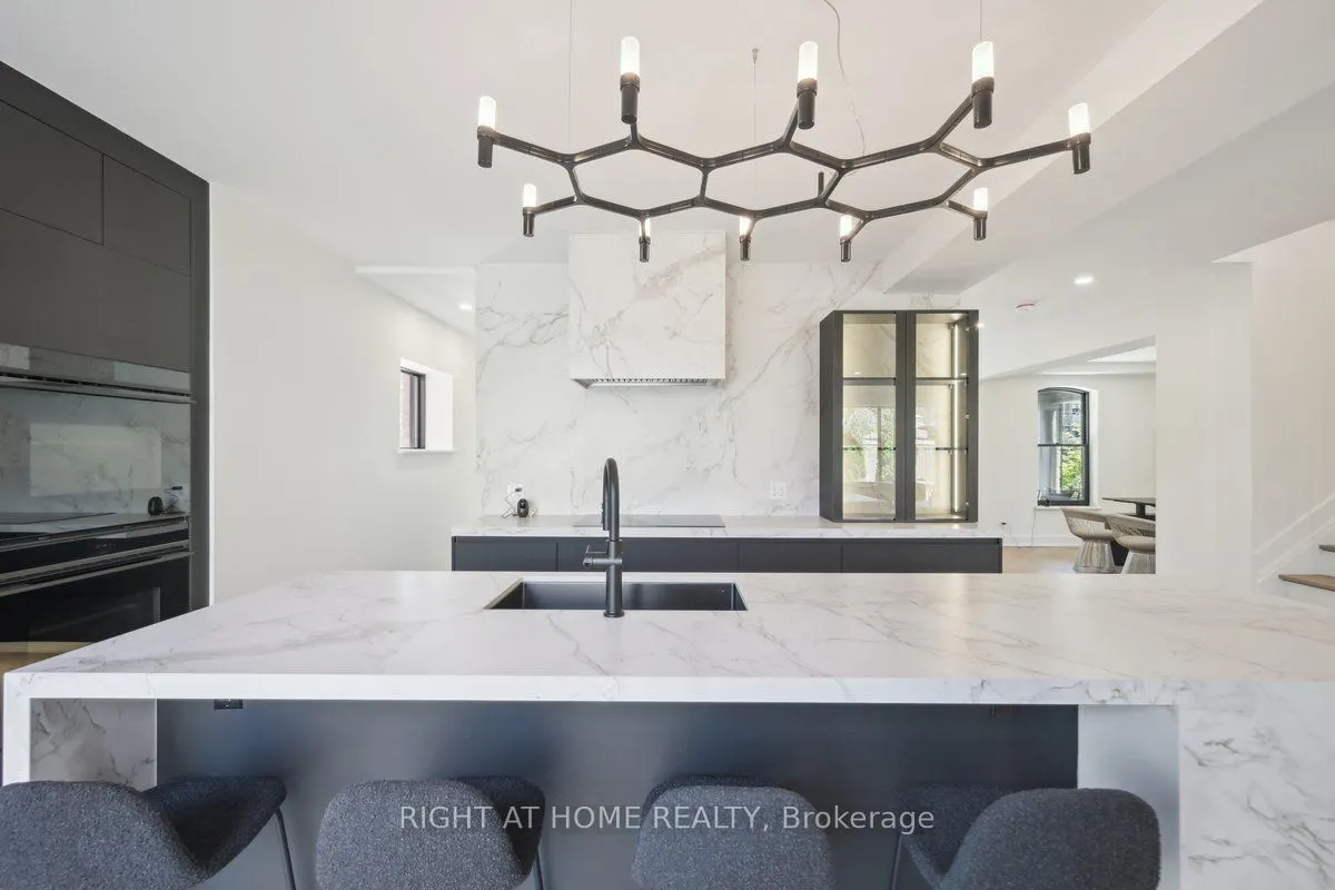 2187 Lakeshore Road