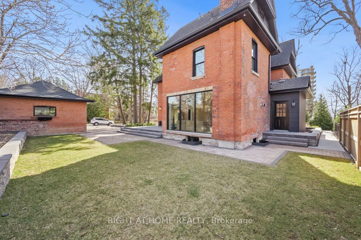 2187 Lakeshore Road