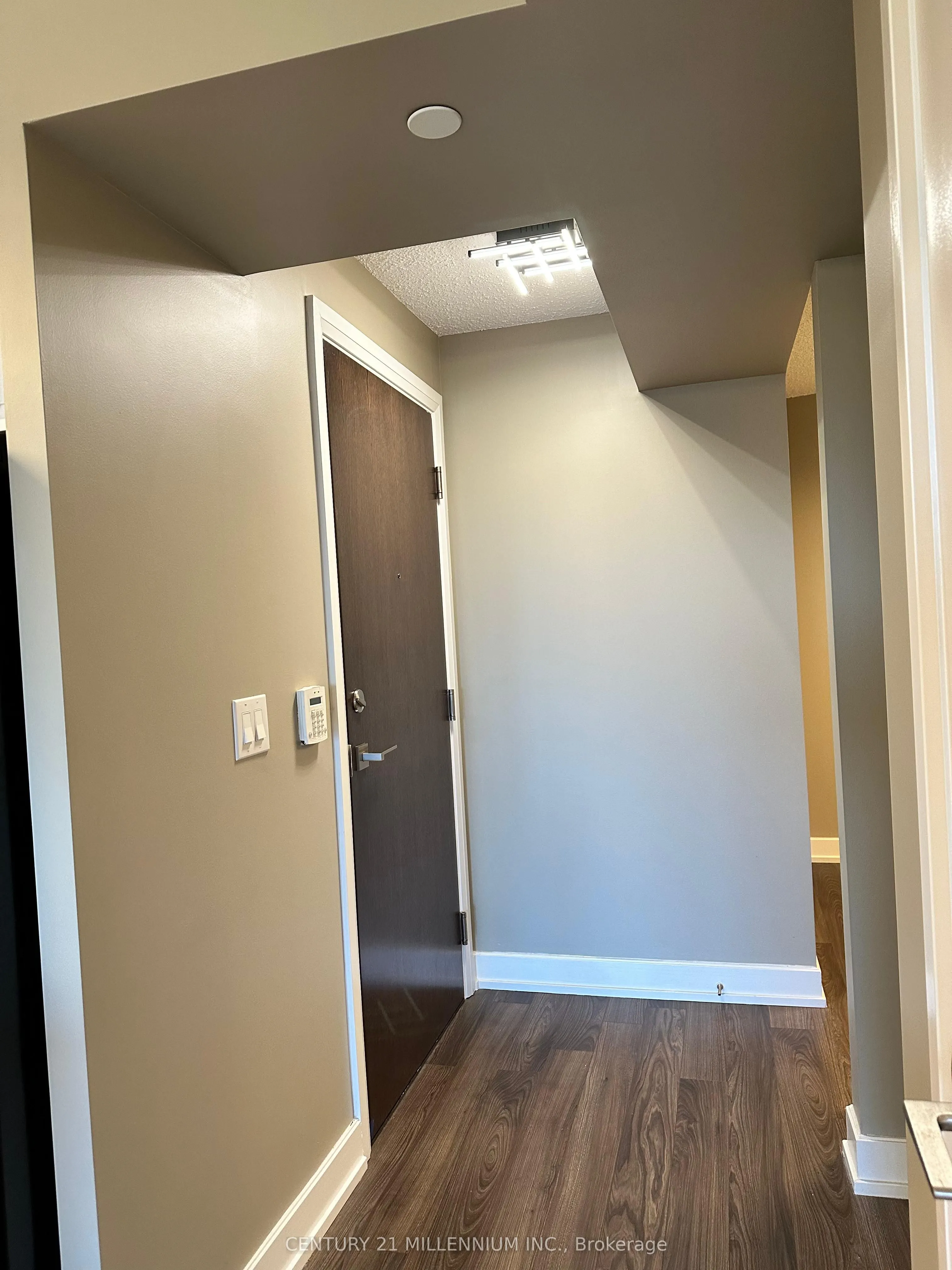 2 Eva Road, #1021