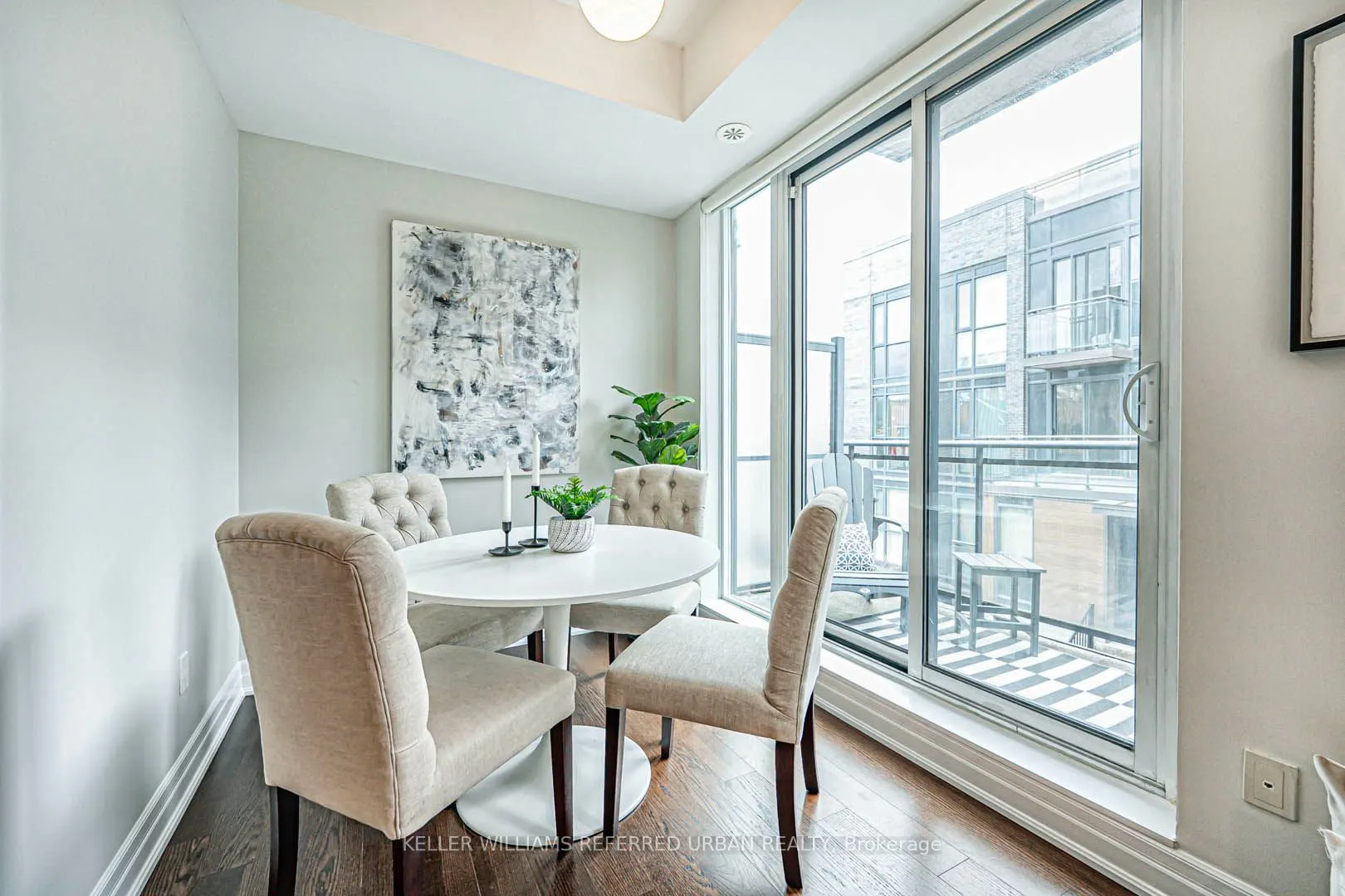 45 Sousa Mendes Street, #203