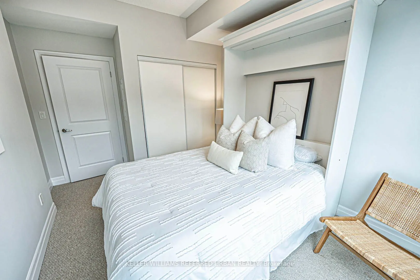 45 Sousa Mendes Street, #203