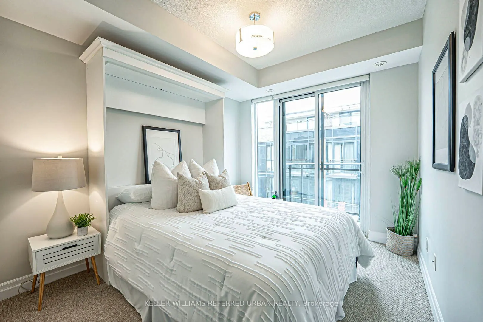 45 Sousa Mendes Street, #203
