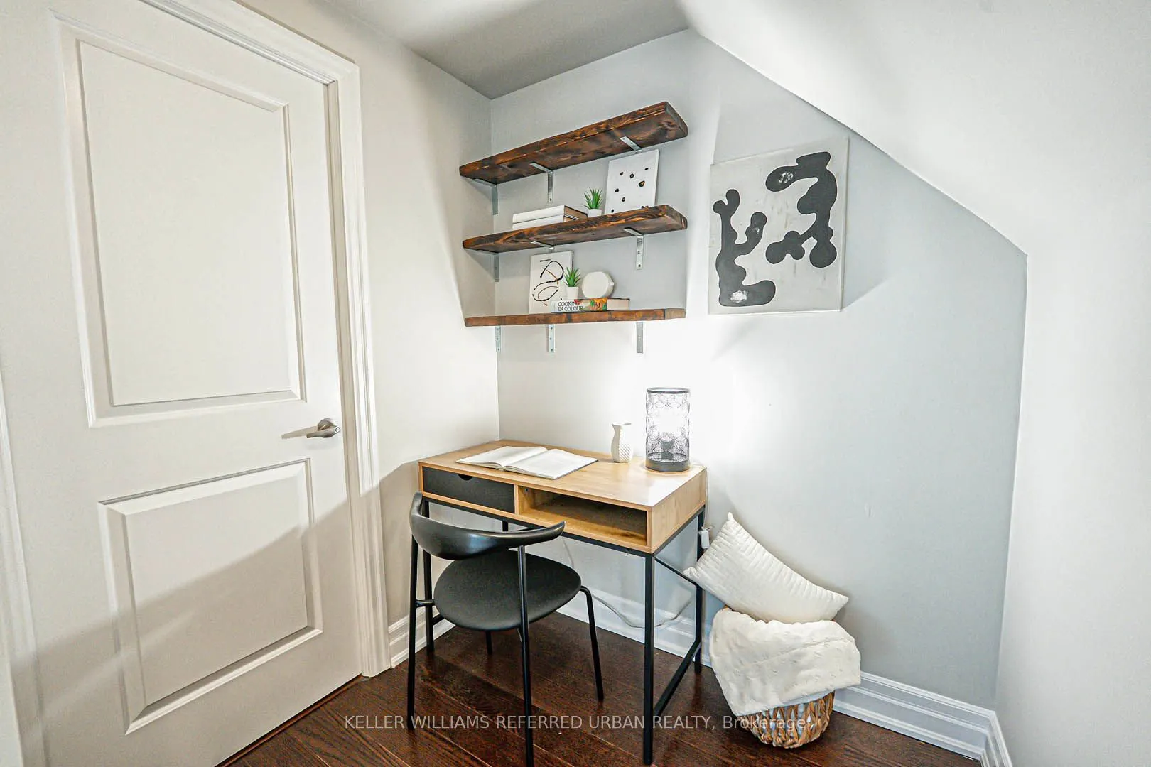 45 Sousa Mendes Street, #203