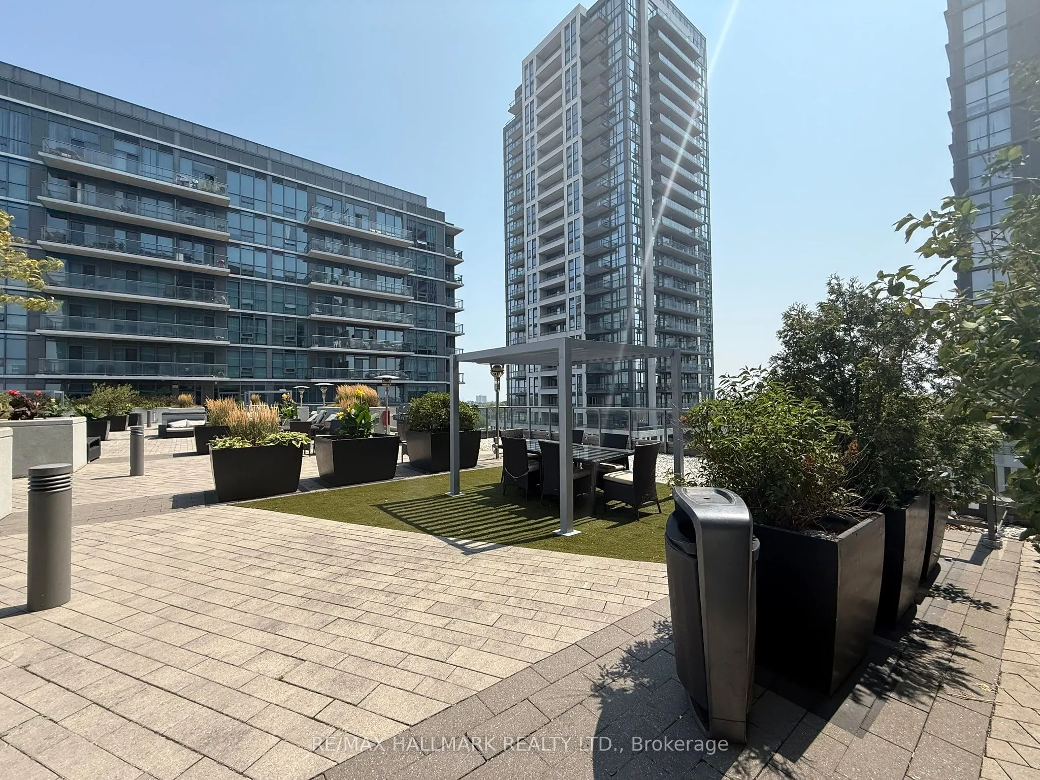 1185 The Queensway Street, #1211