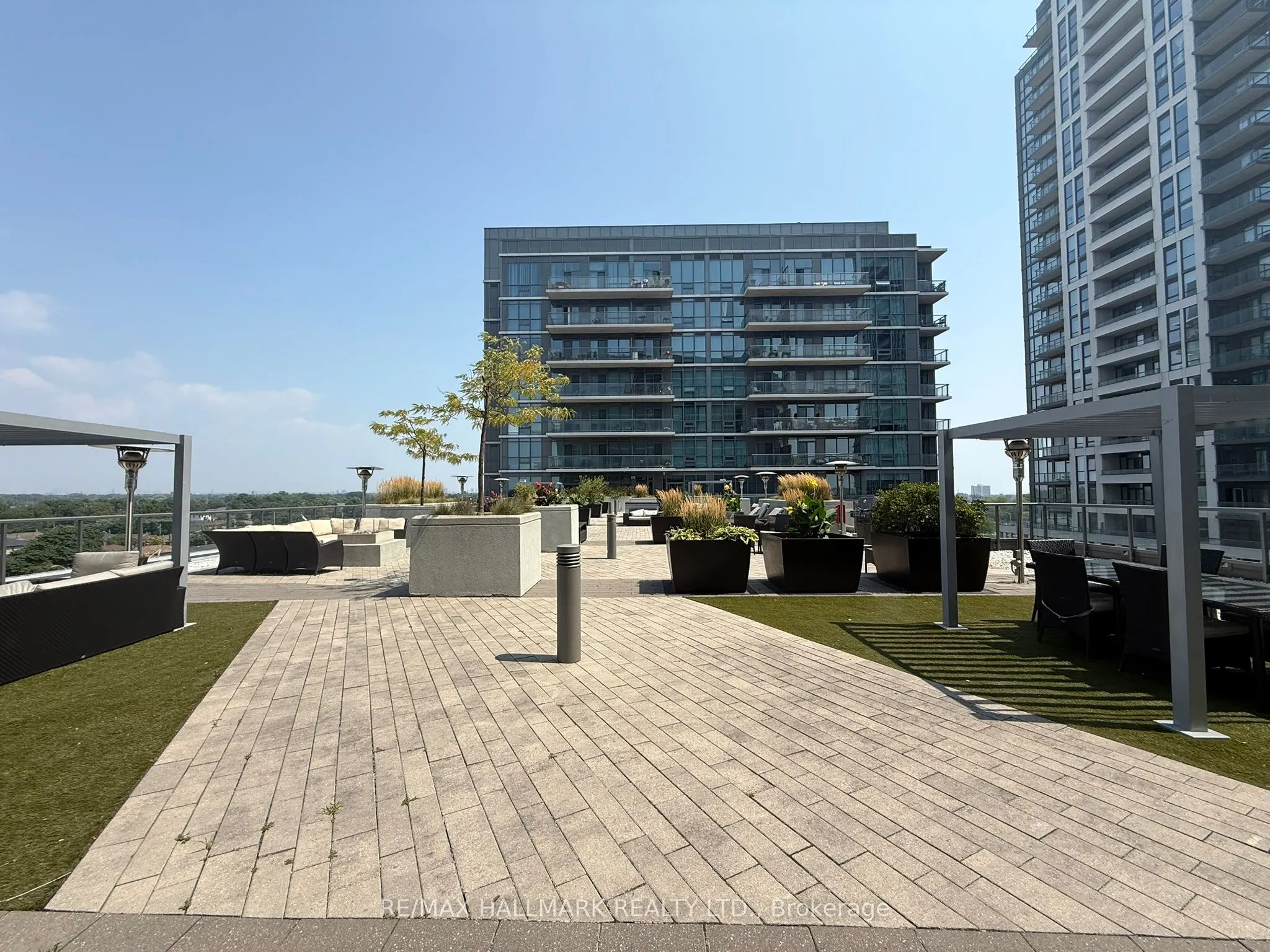 1185 The Queensway Street, #1211