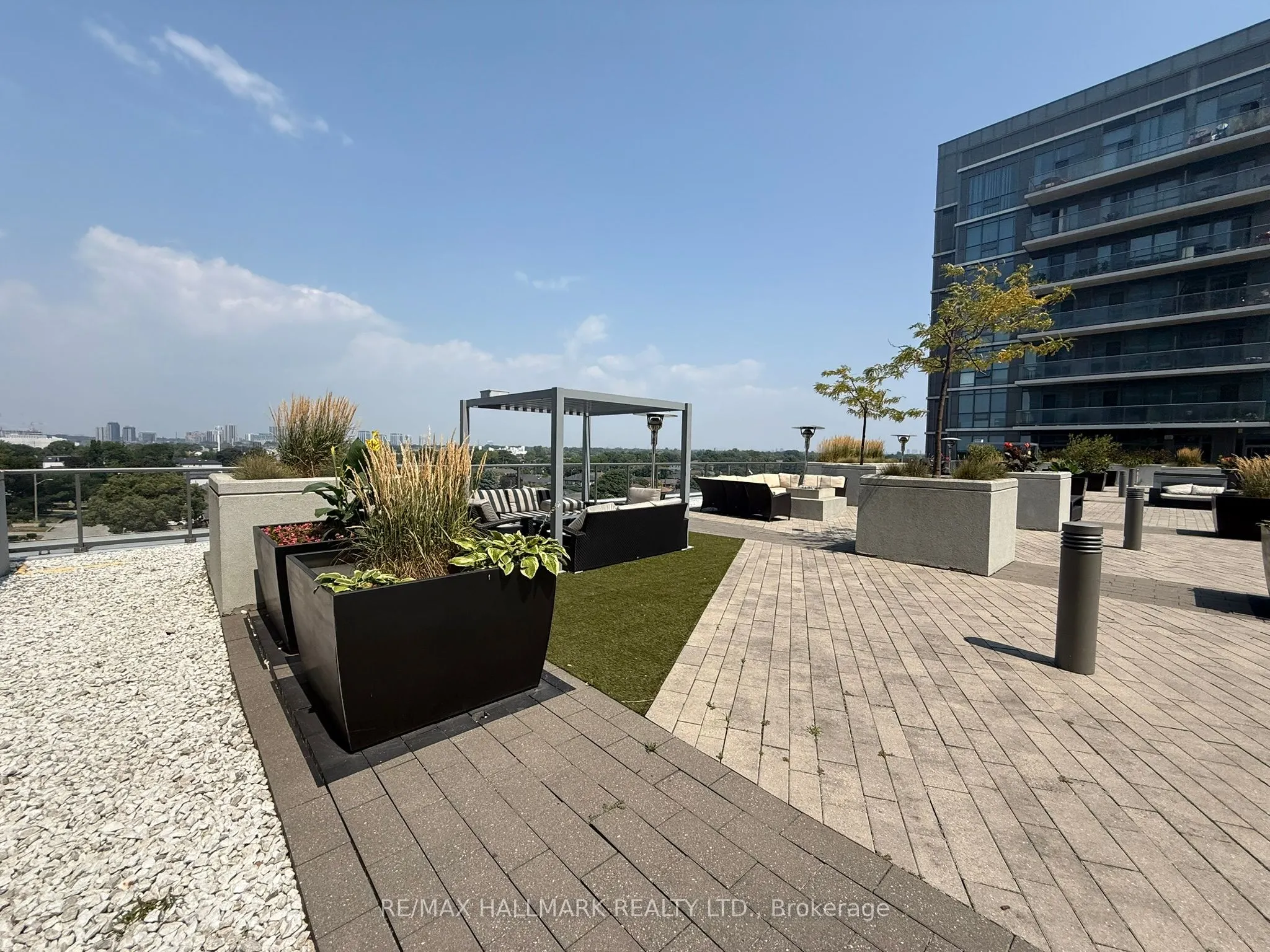 1185 The Queensway Street, #1211