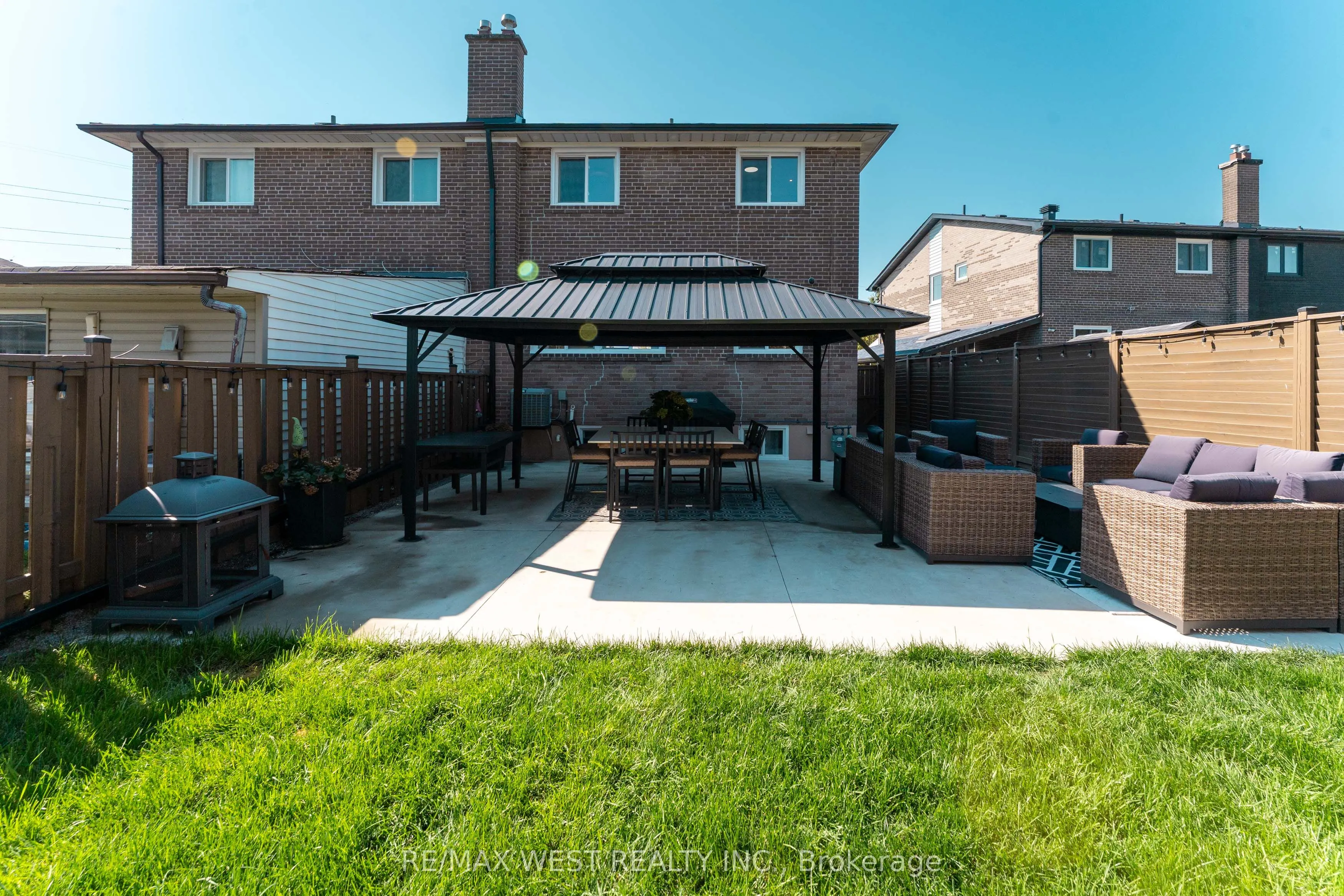 70 Wheatsheaf Crescent