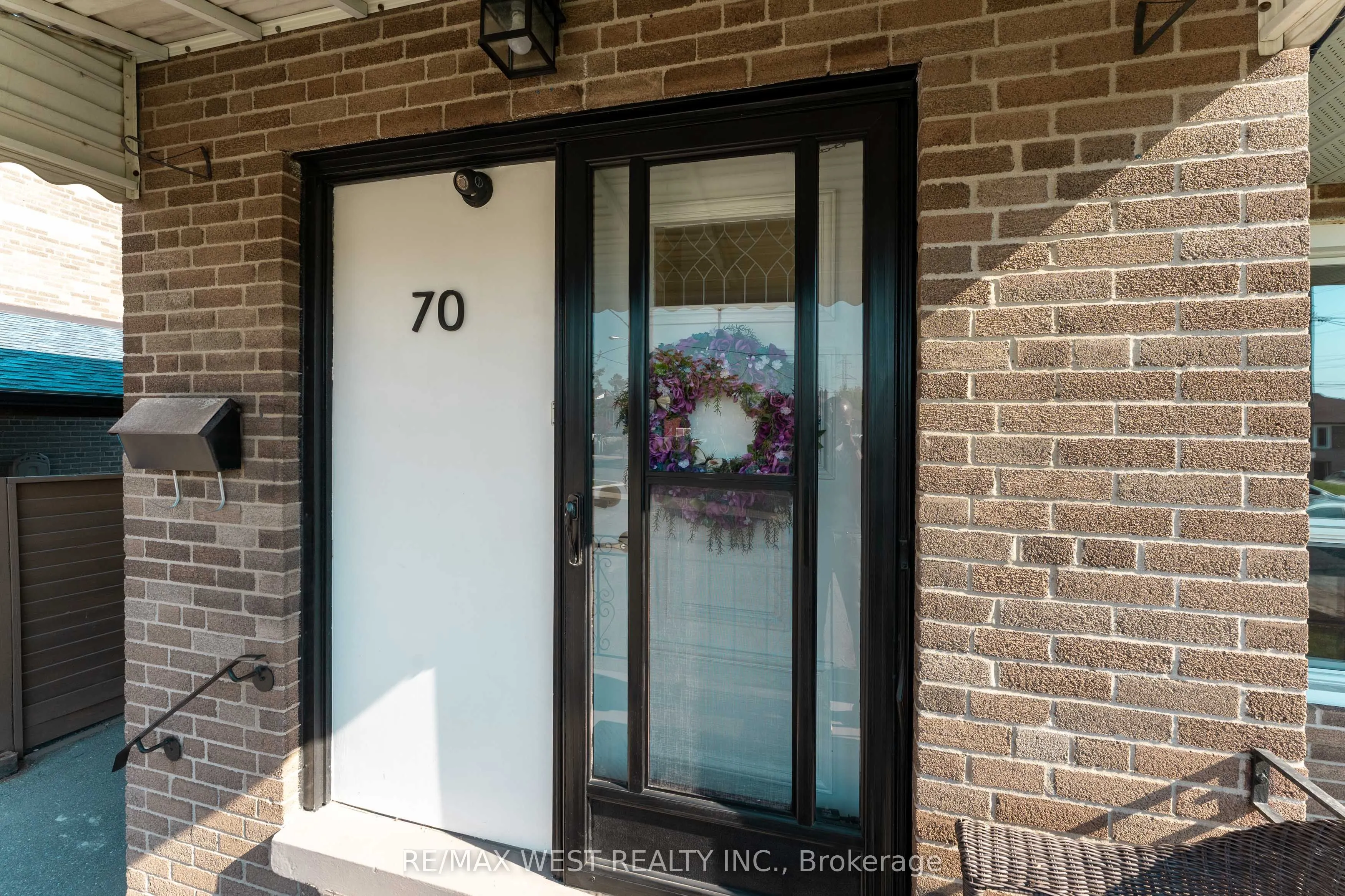70 Wheatsheaf Crescent