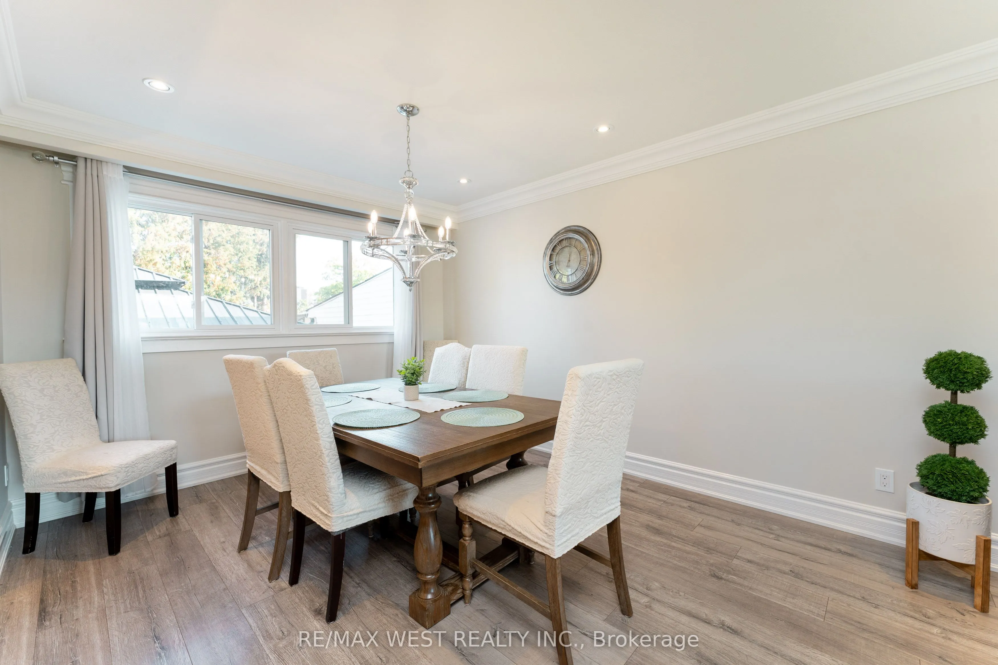 70 Wheatsheaf Crescent