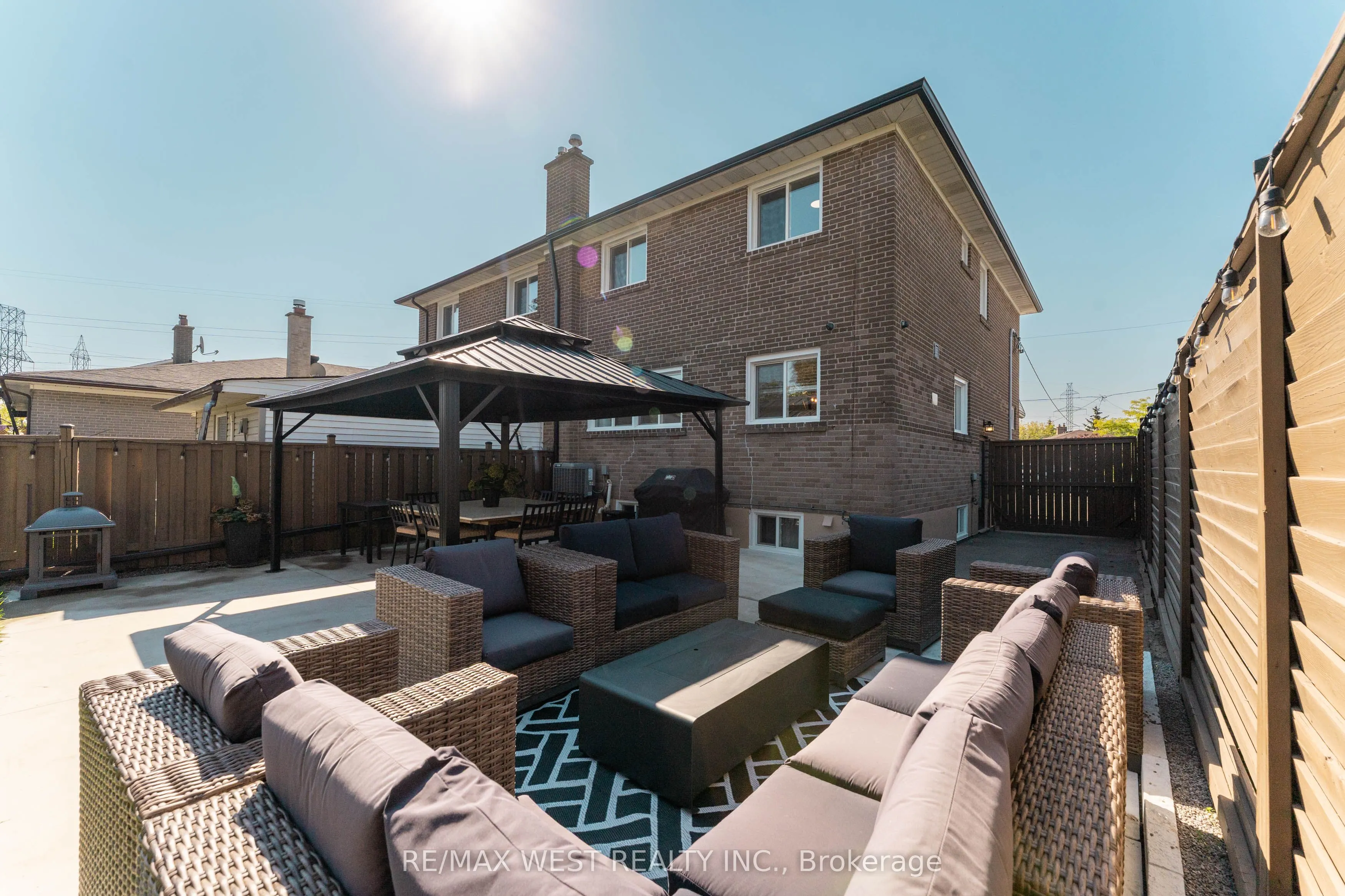 70 Wheatsheaf Crescent