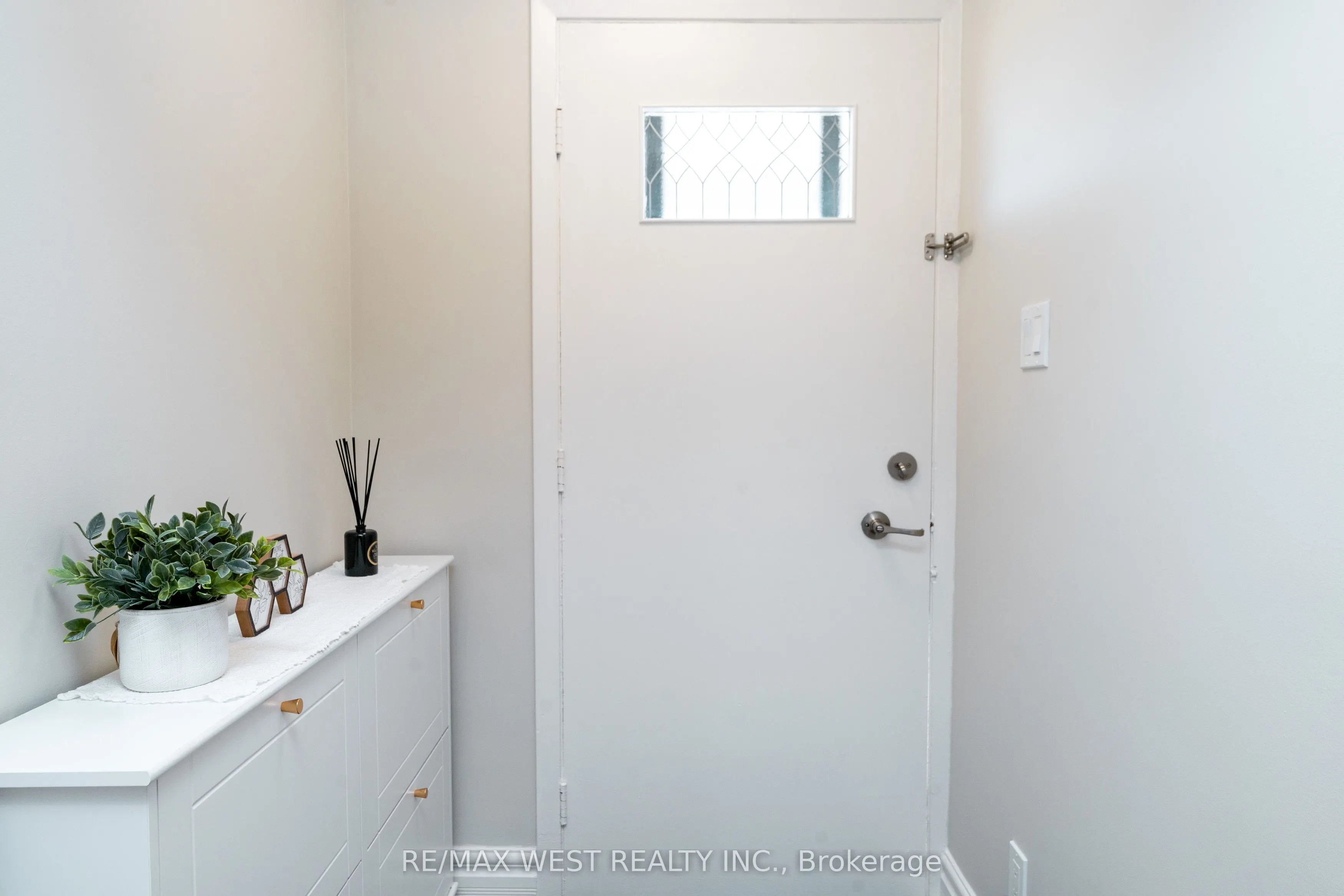 70 Wheatsheaf Crescent