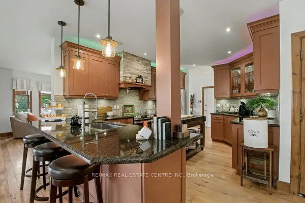 16 Deer Run Crescent