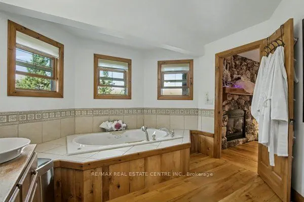 16 Deer Run Crescent