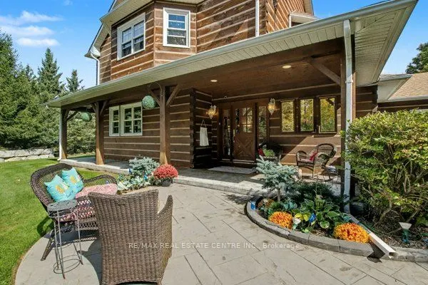 16 Deer Run Crescent