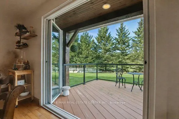16 Deer Run Crescent