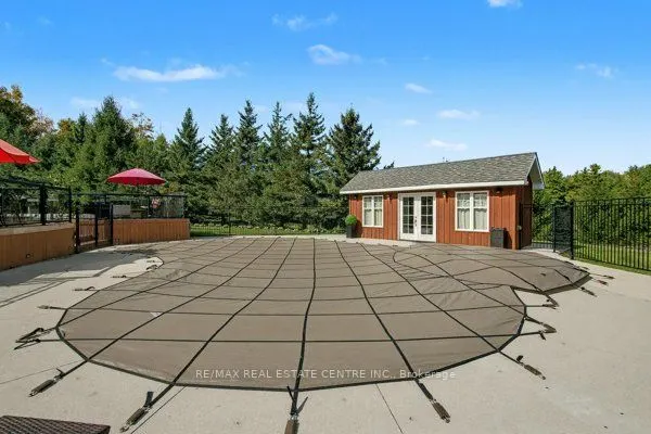 16 Deer Run Crescent