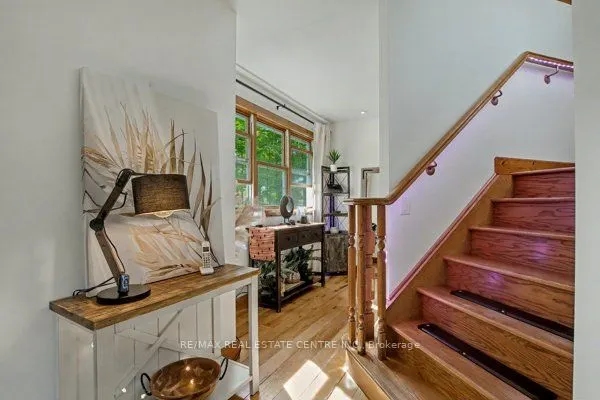 16 Deer Run Crescent