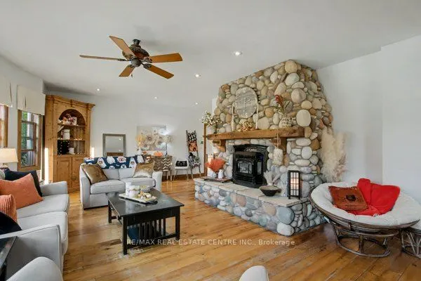 16 Deer Run Crescent
