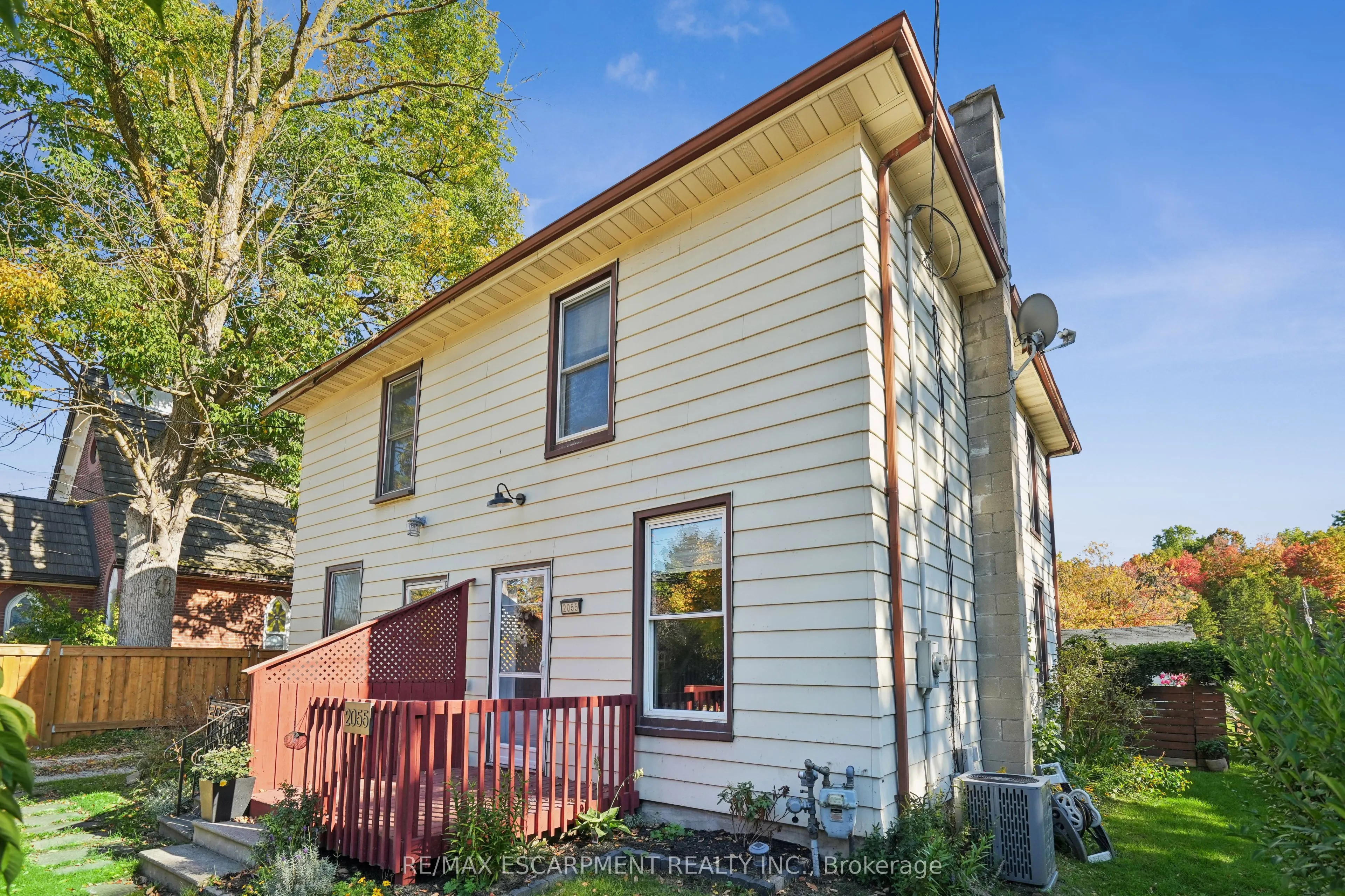 2055 Embleton Road