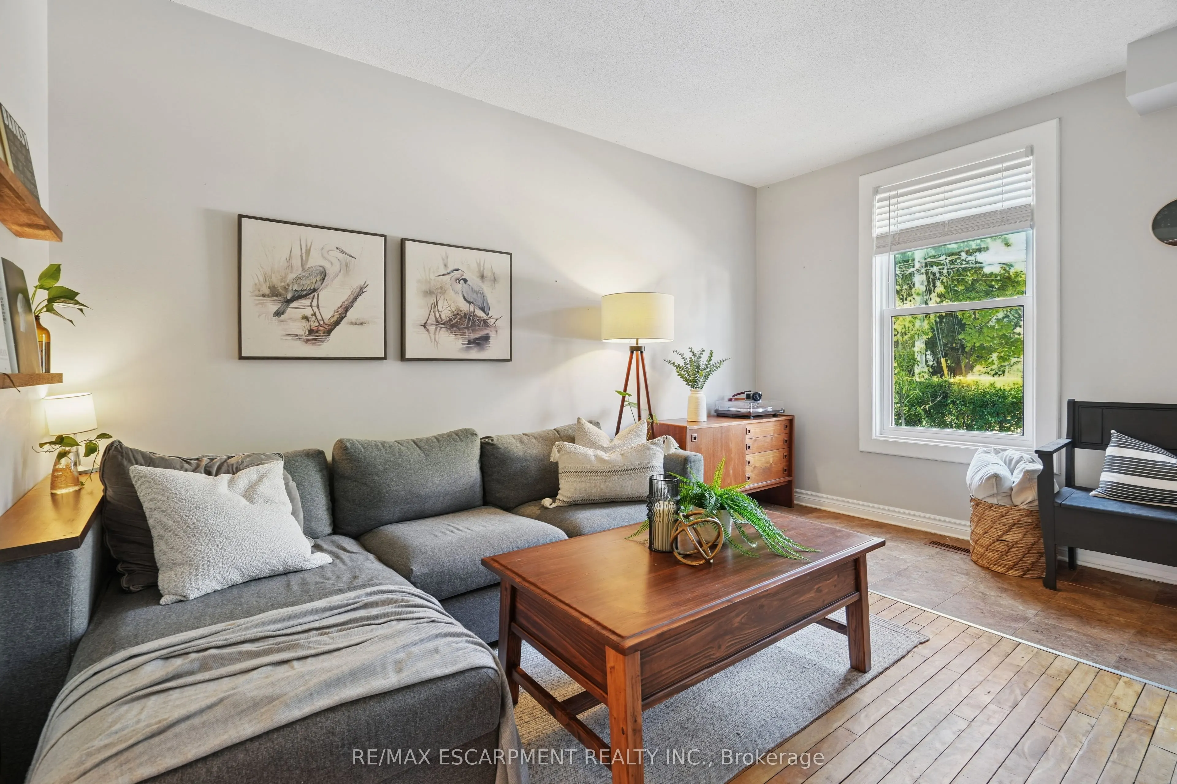 2055 Embleton Road