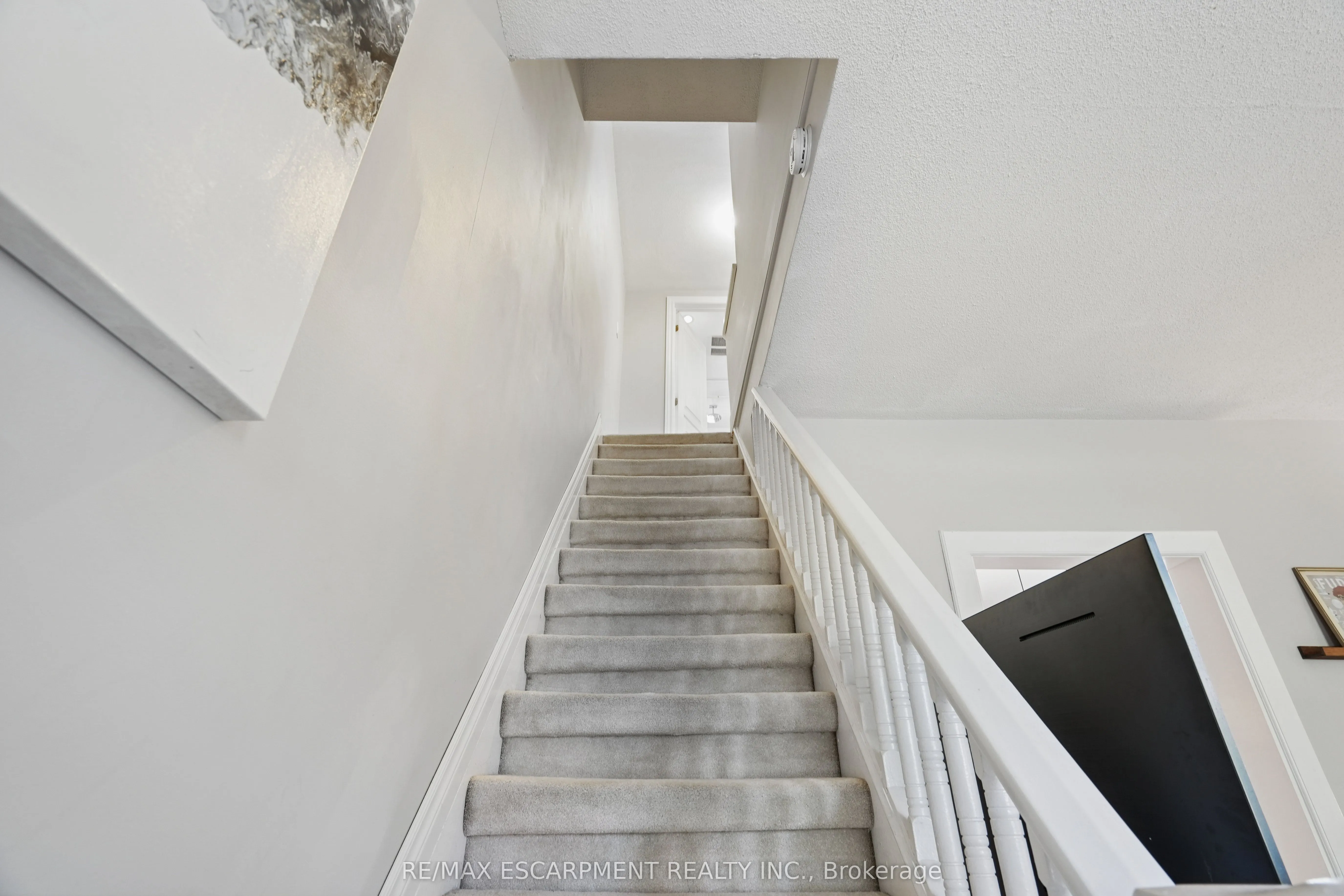 2055 Embleton Road