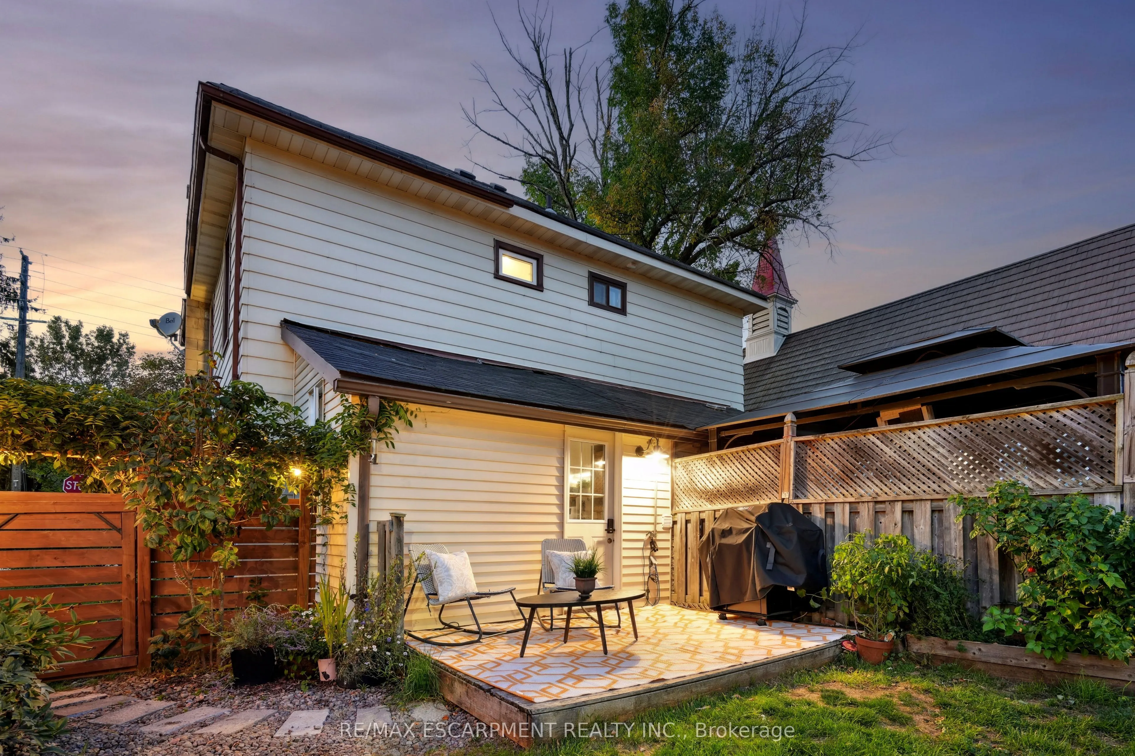 2055 Embleton Road
