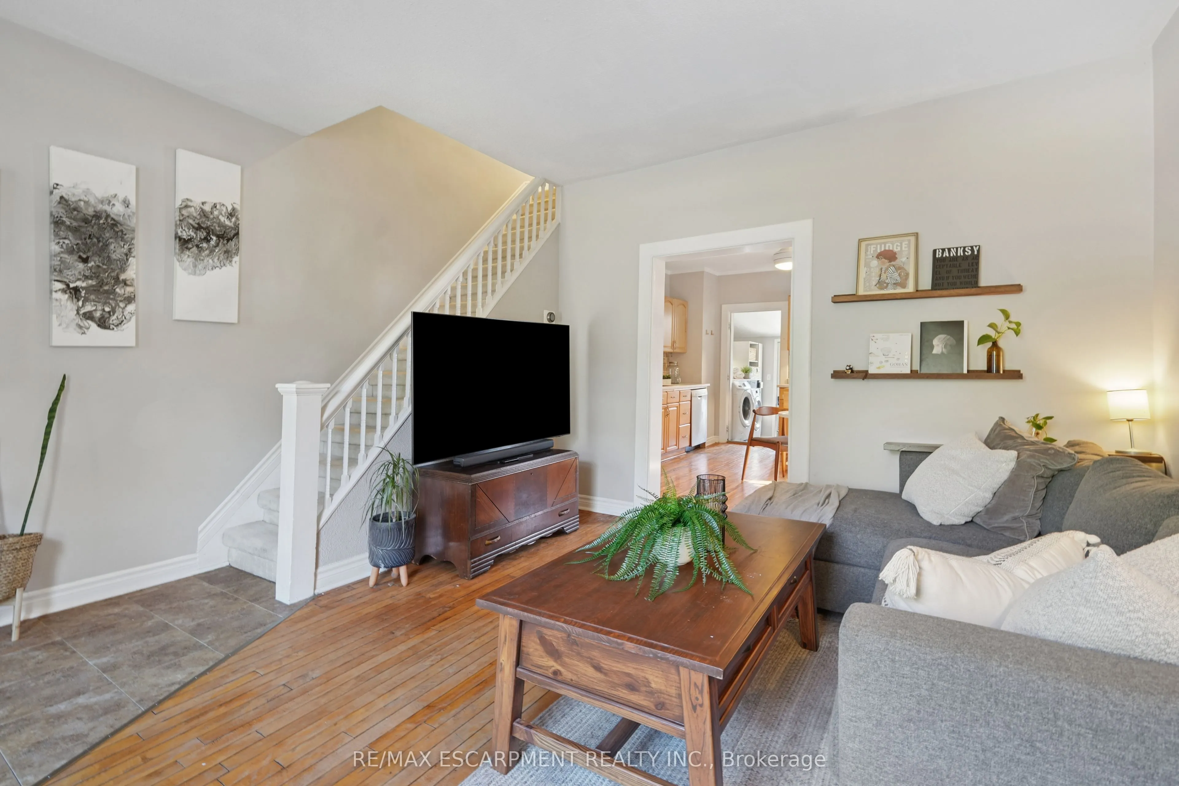2055 Embleton Road