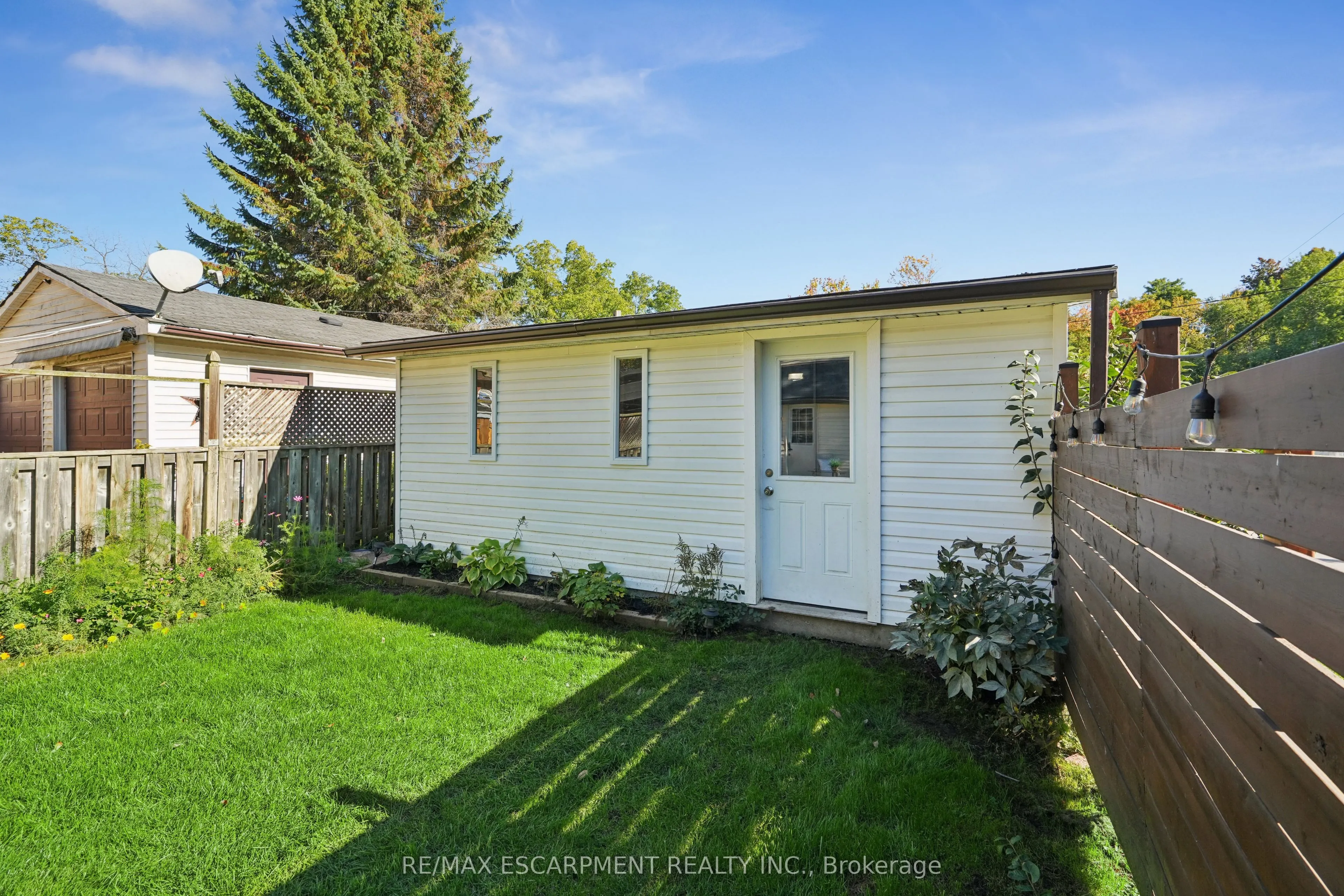2055 Embleton Road