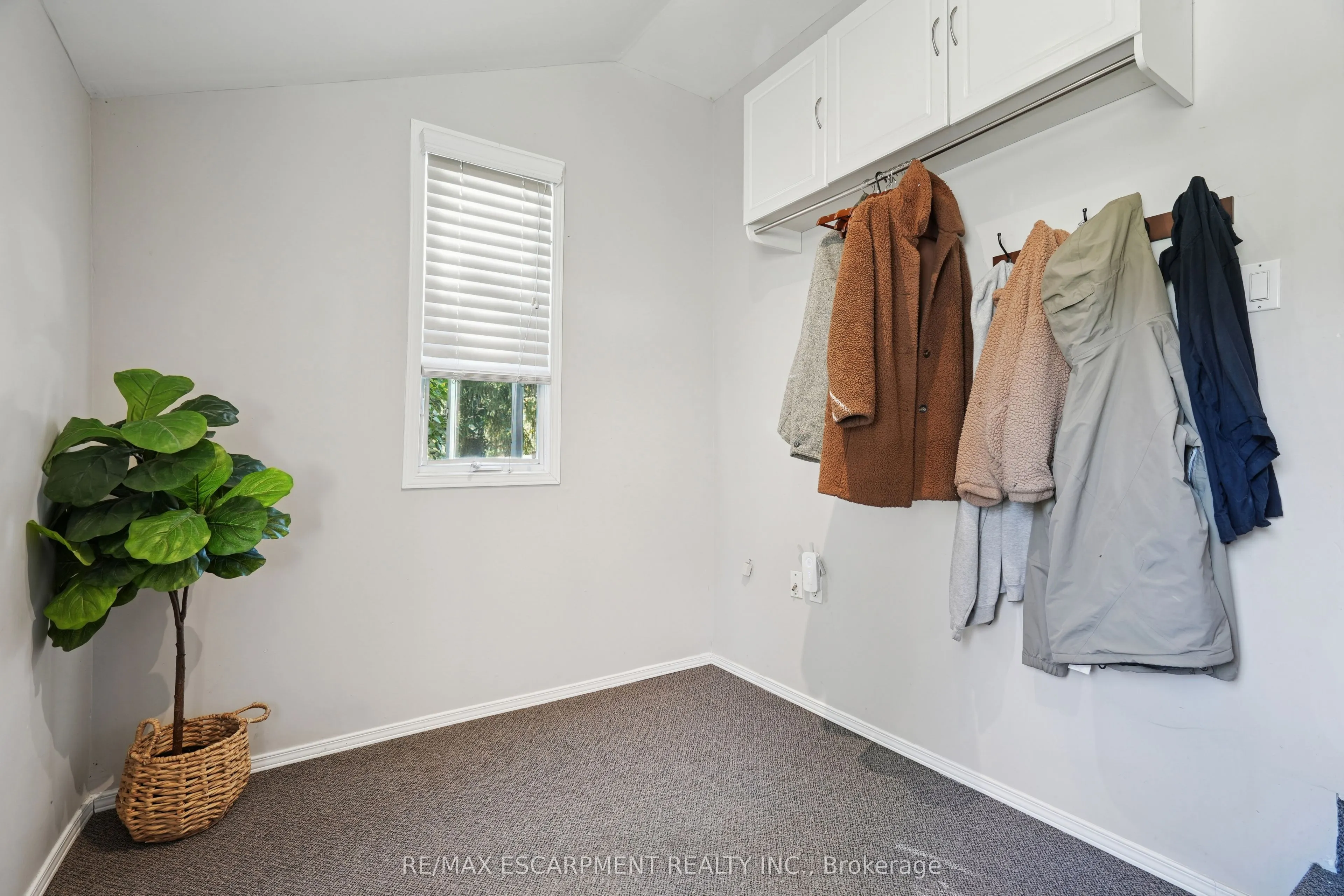 2055 Embleton Road