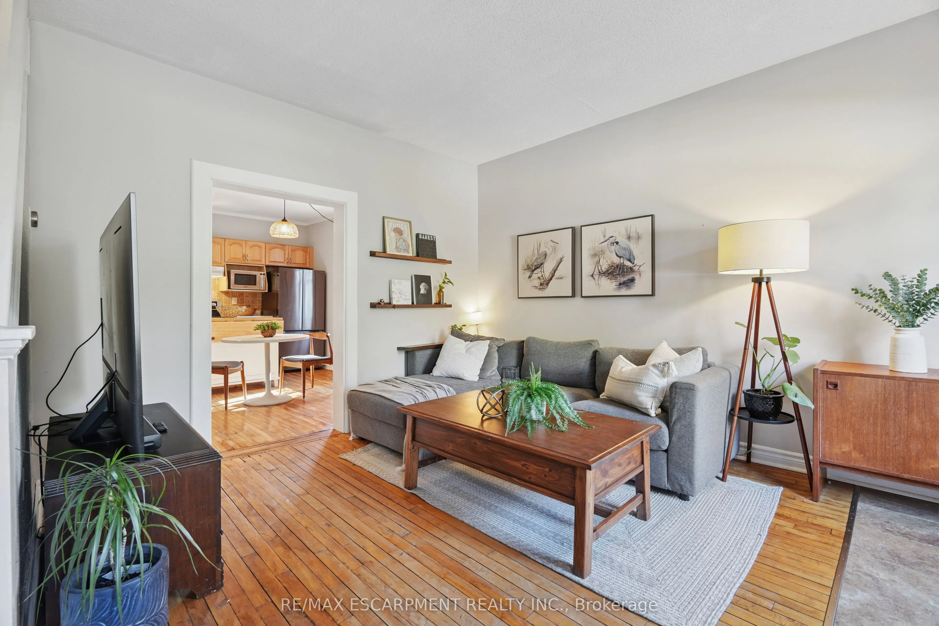 2055 Embleton Road