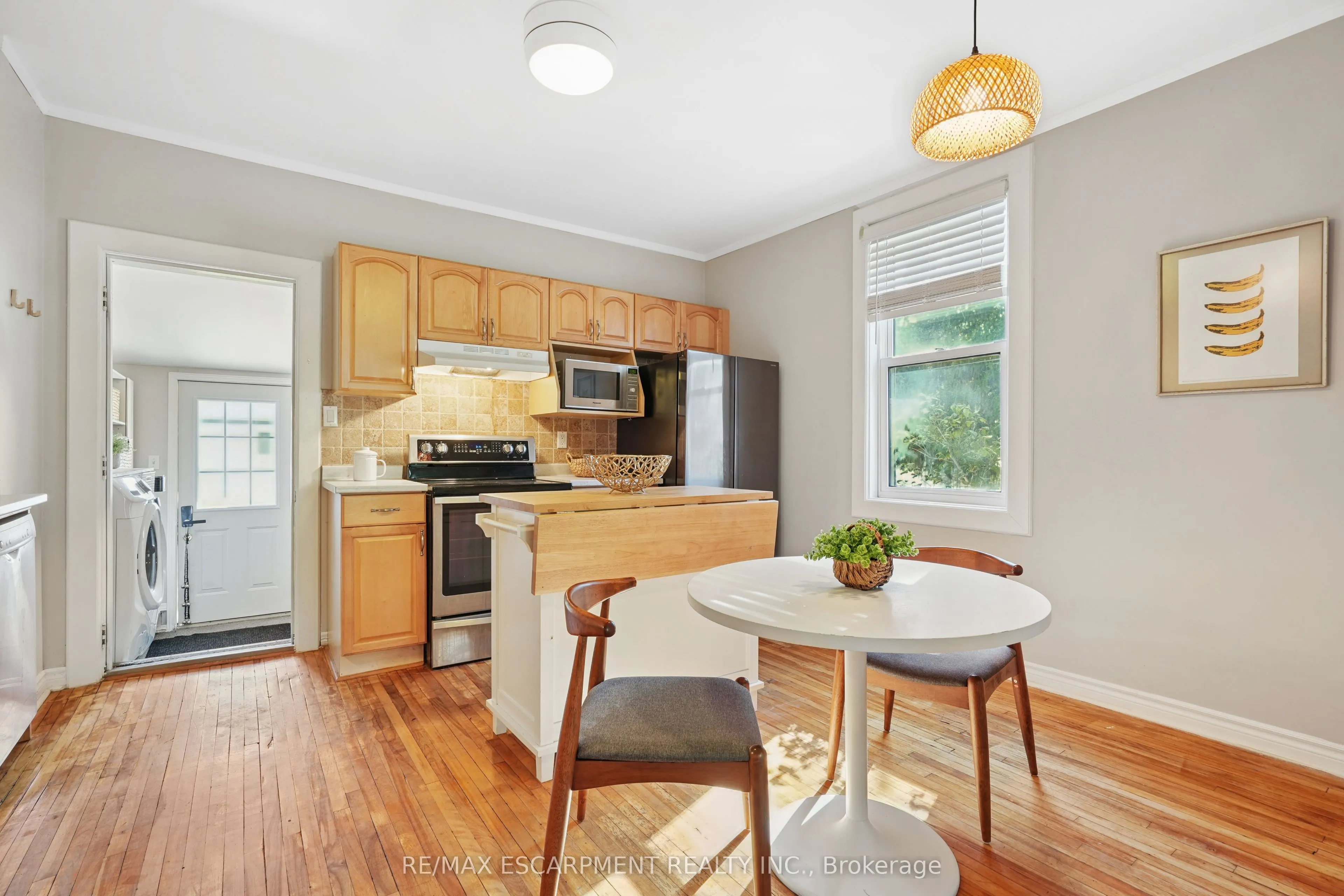 2055 Embleton Road