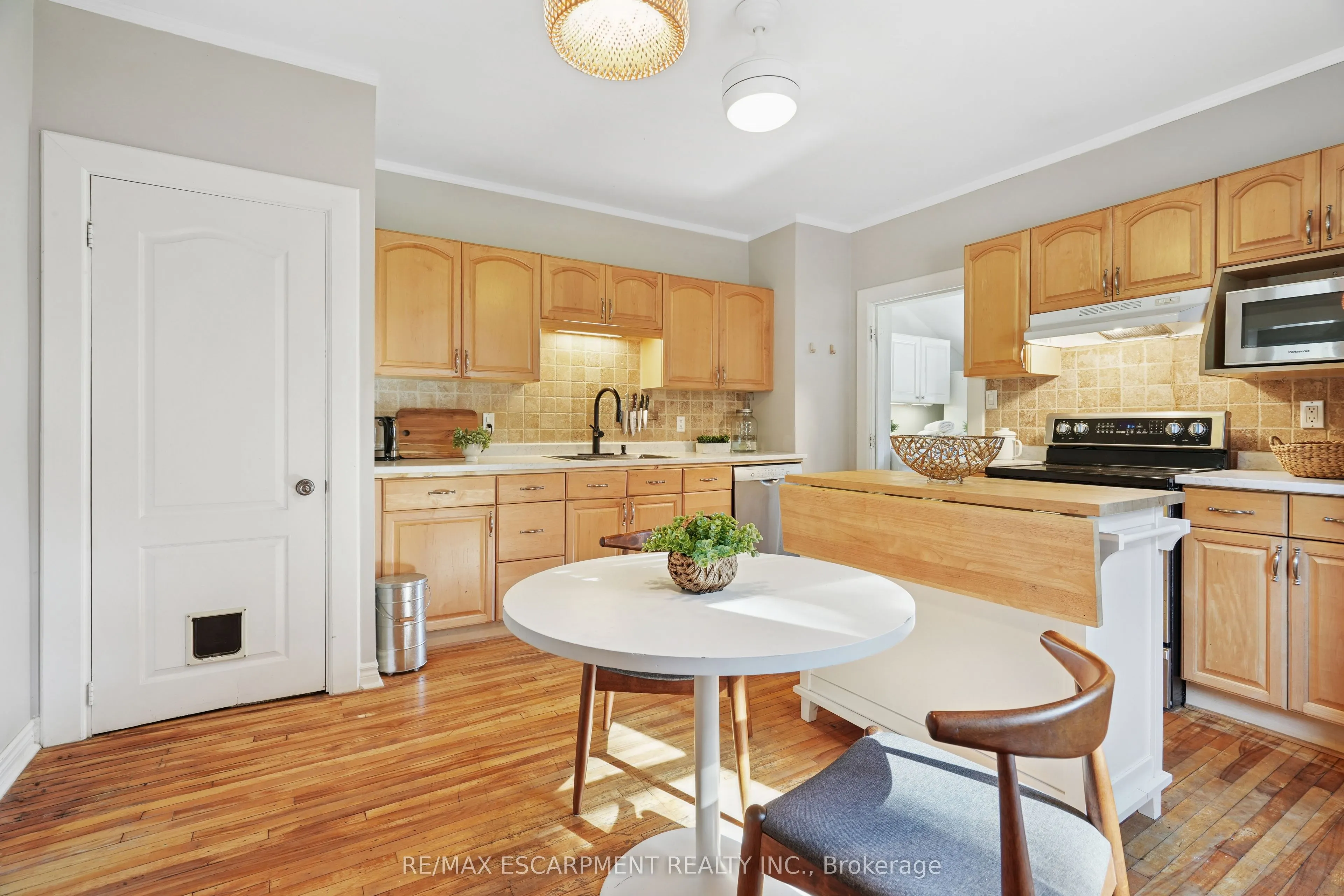 2055 Embleton Road