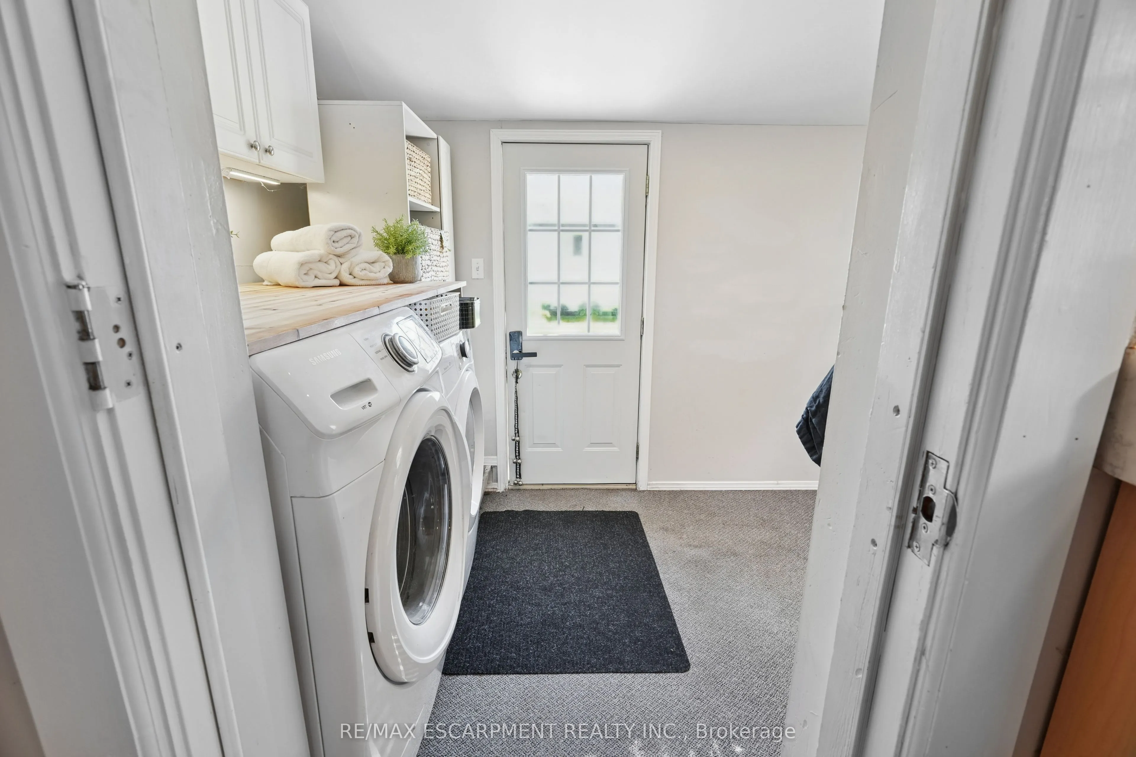 2055 Embleton Road