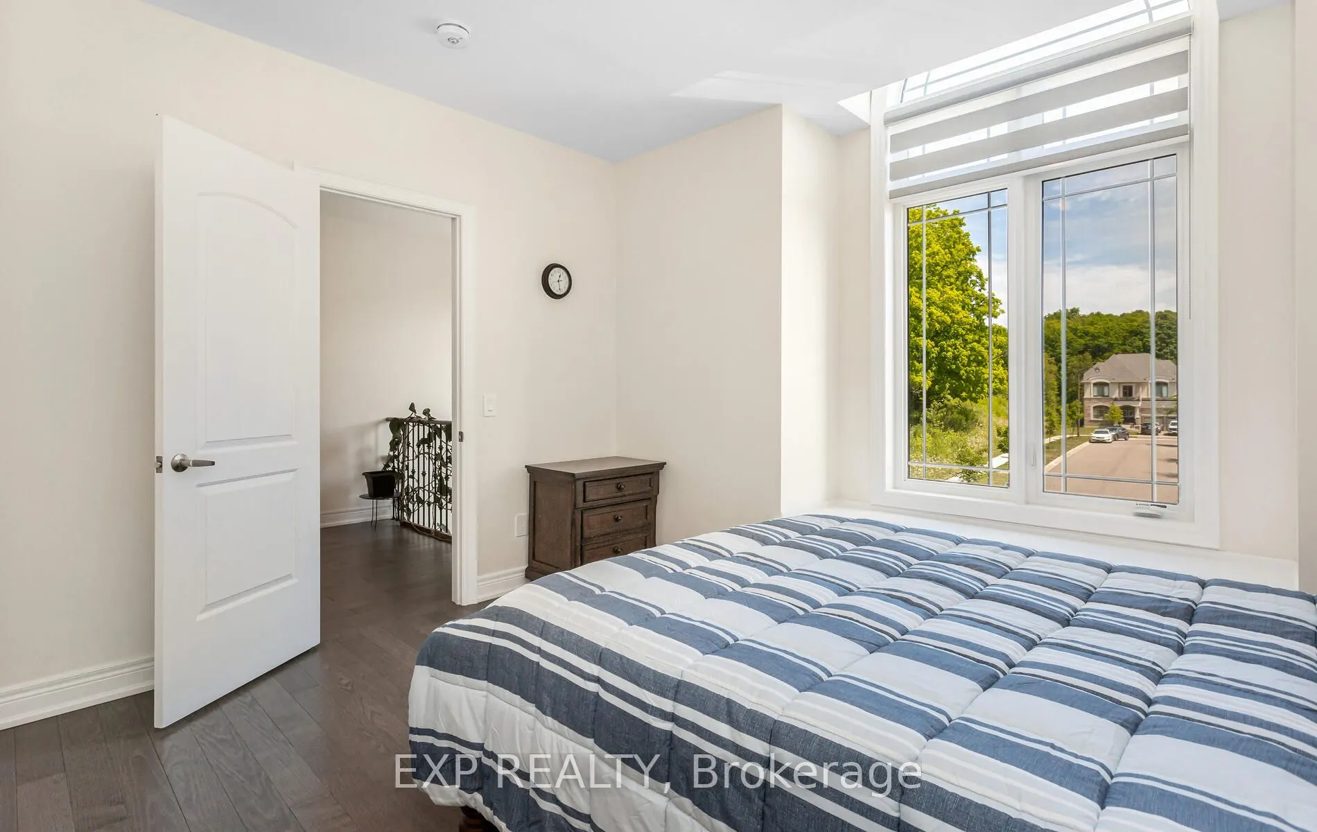 32 Daisy Meadow Crescent