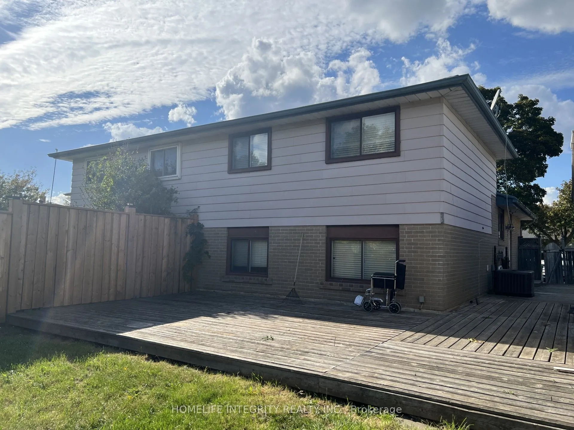 163 Archdekin Drive