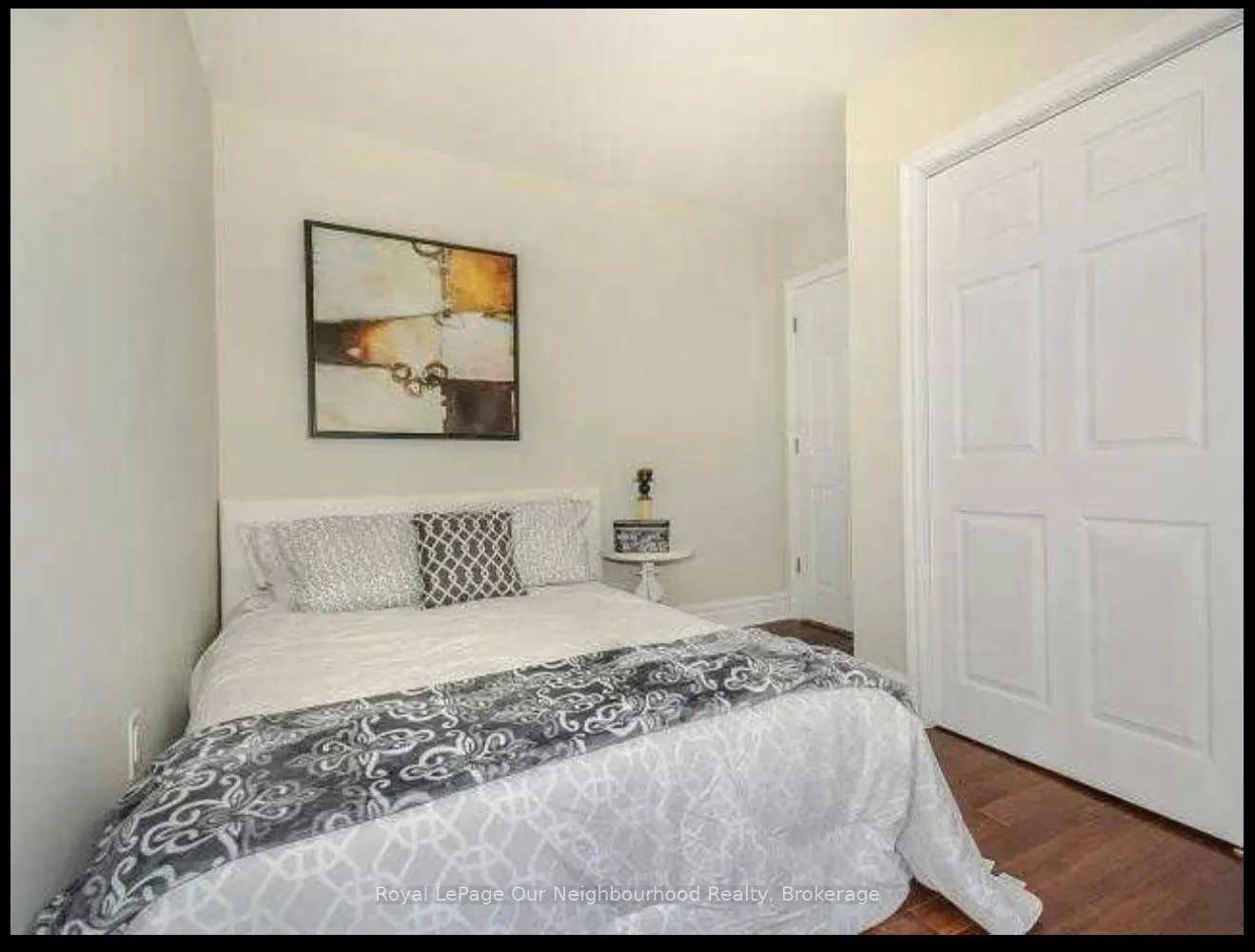 388 Harvie Ave Avenue, #Main Floor
