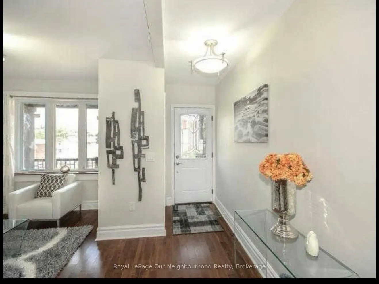 388 Harvie Ave Avenue, #Main Floor