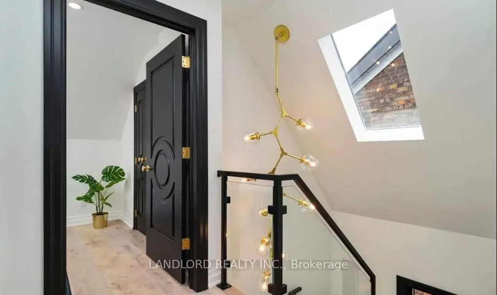 121 Sorauren Avenue, #3