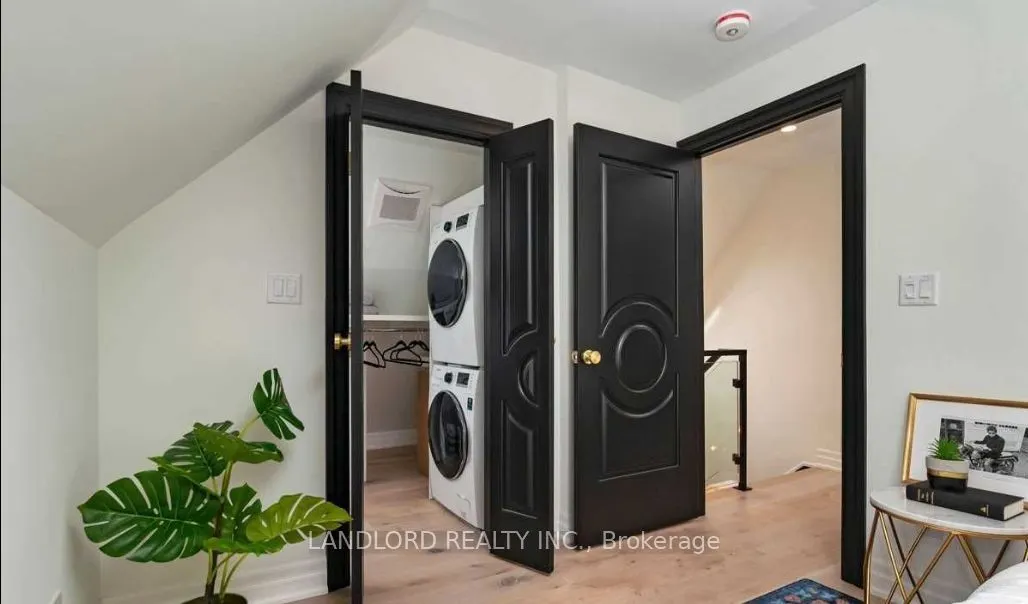 121 Sorauren Avenue, #3
