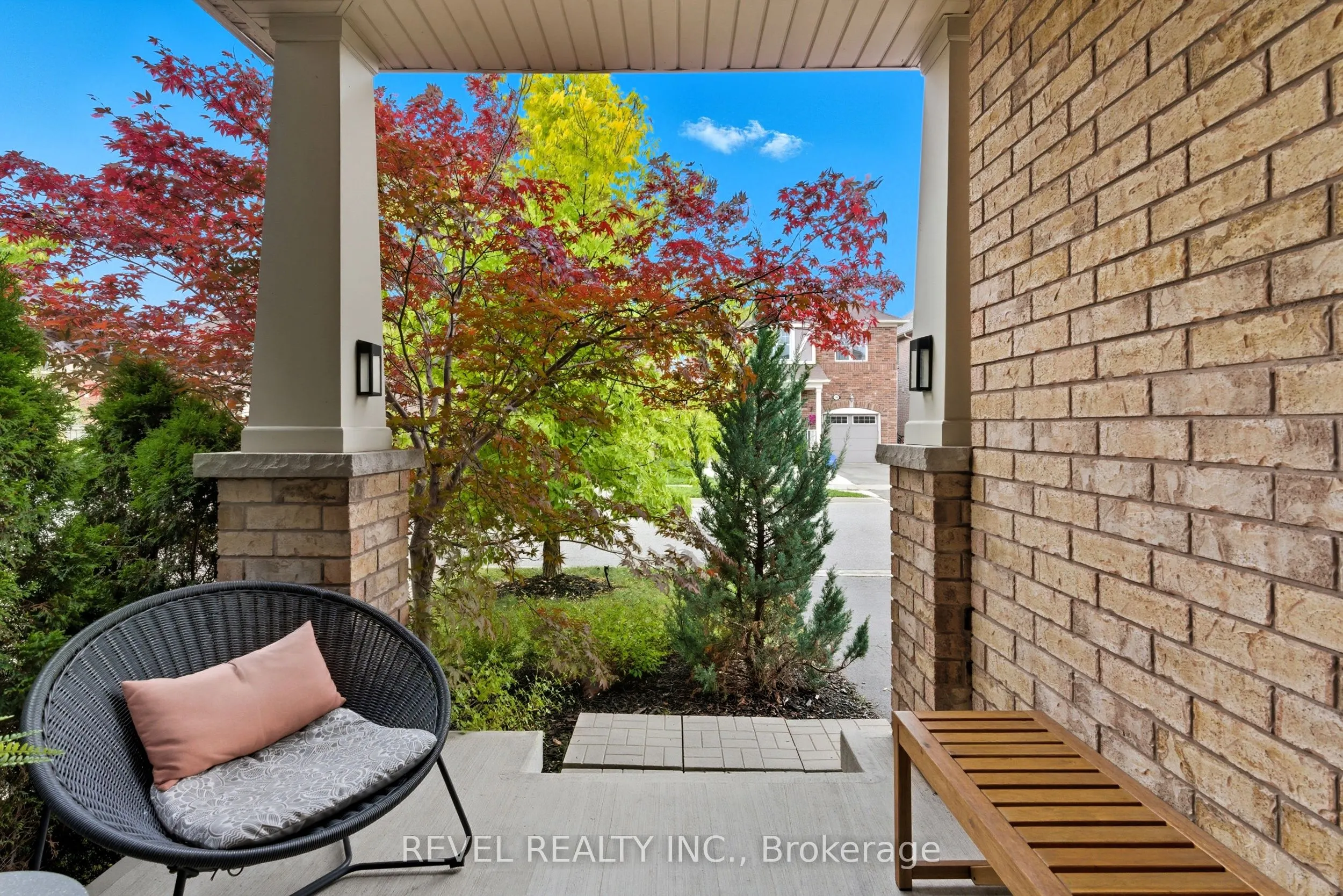 390 Gosford Crescent